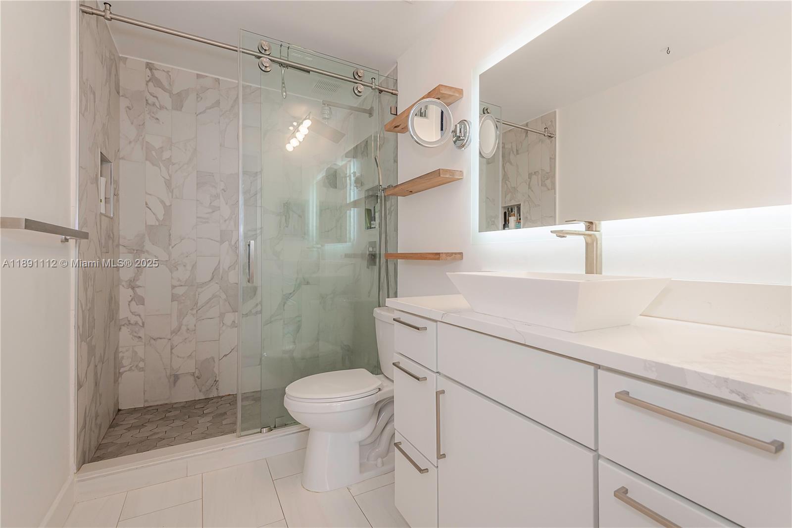 image Courts Brickell Key Condo4
