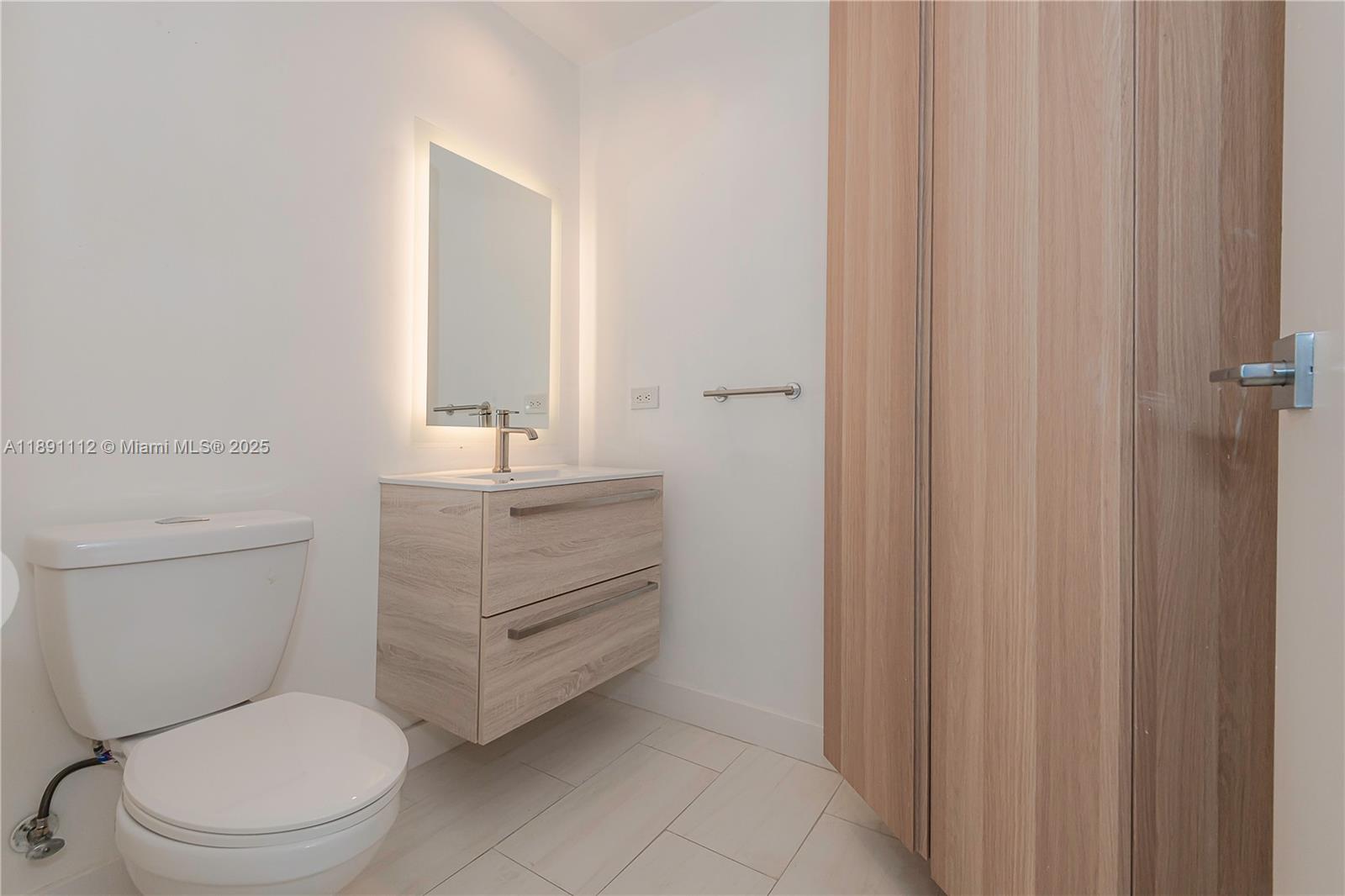 image Courts Brickell Key Condo5