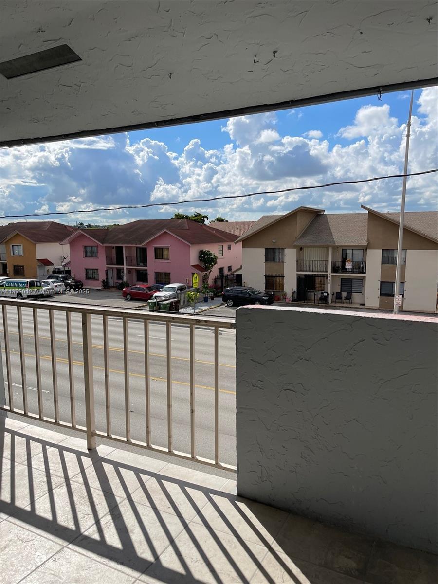 1725 W 60th St #F304 Hialeah, FL 33012