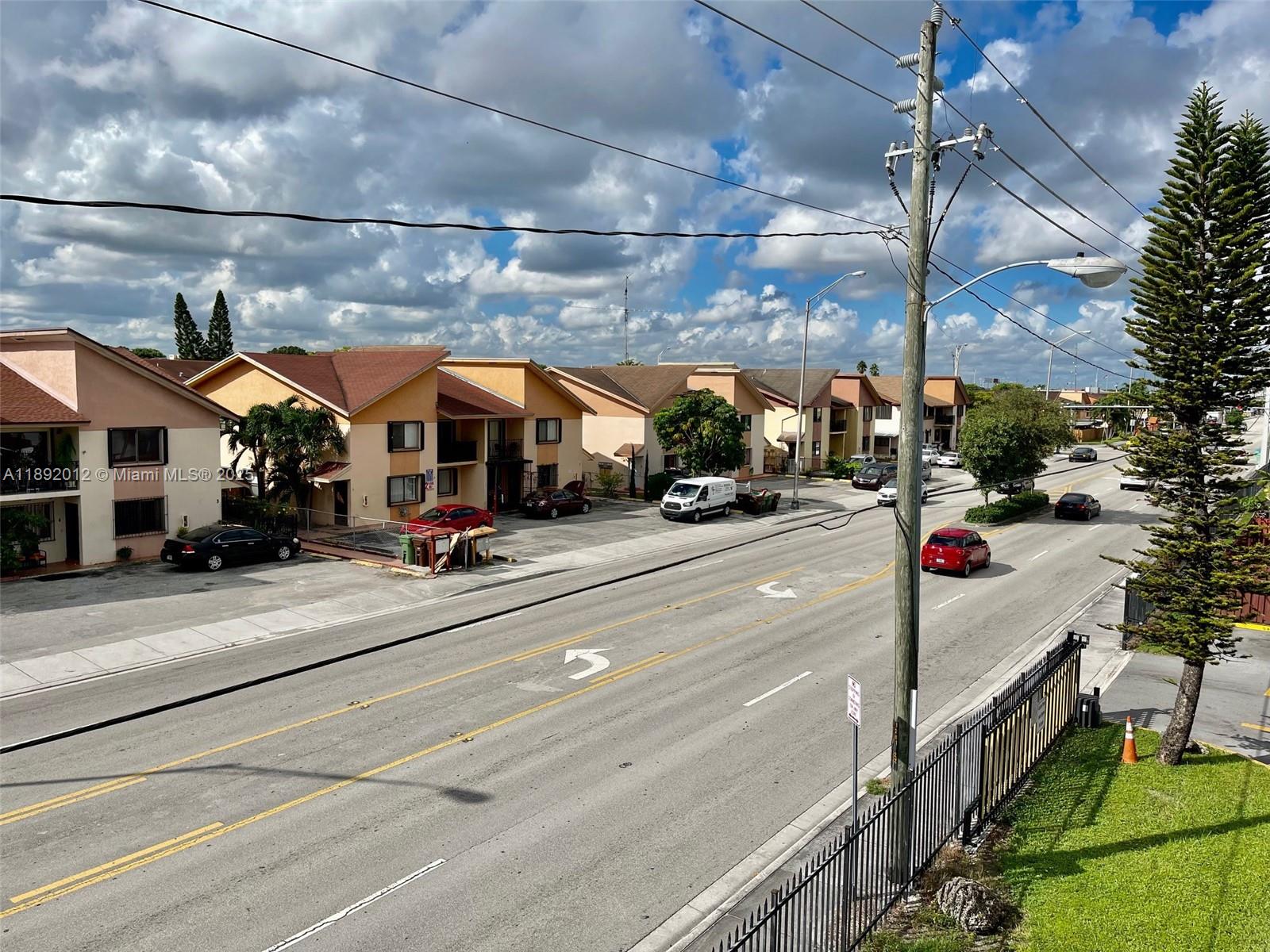 1725 W 60th St #F304 Hialeah, FL 33012