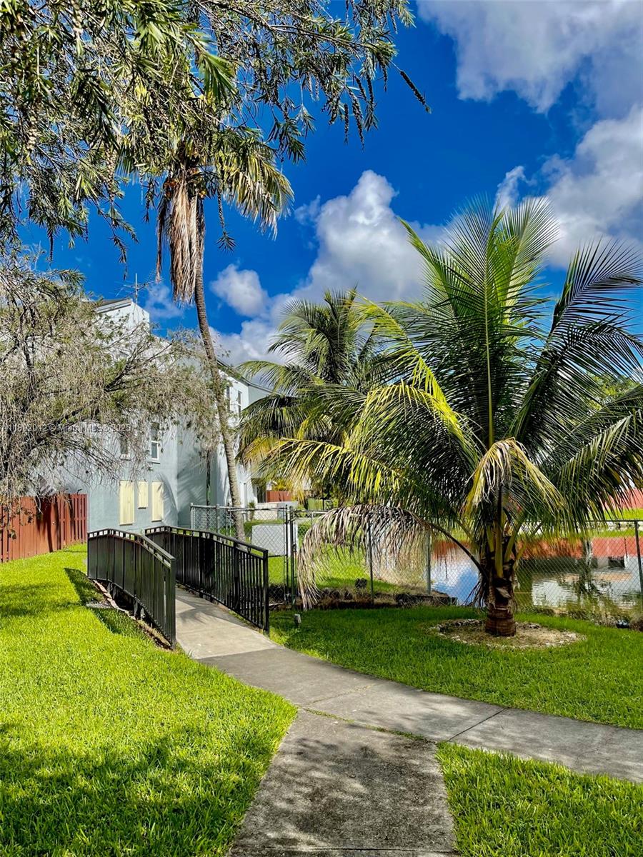 1725 W 60th St #F304 Hialeah, FL 33012