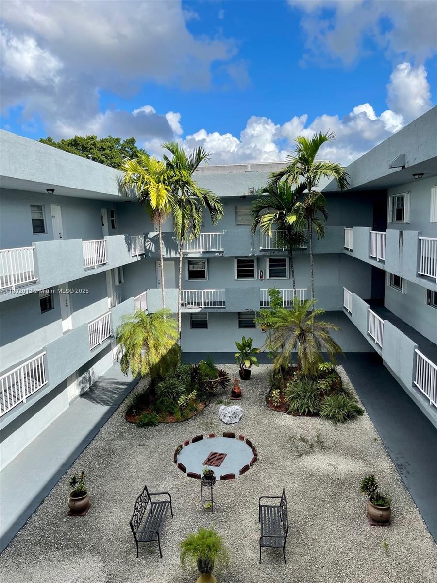 1725 W 60th St #F304 Hialeah, FL 33012