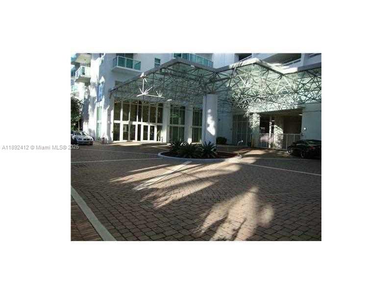 31 SE 5th St #405