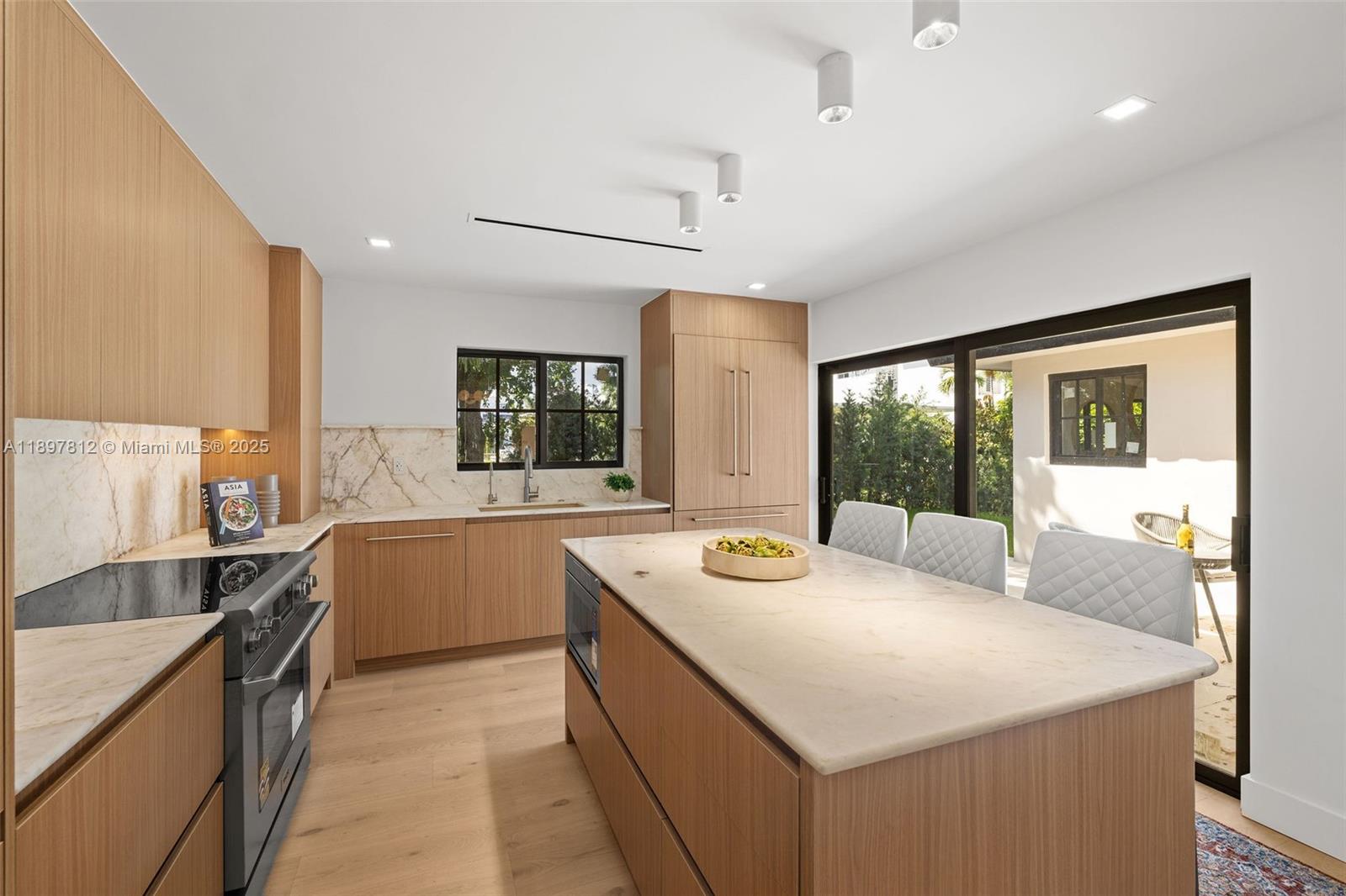 8858 Garland Ave Surfside, FL 33154