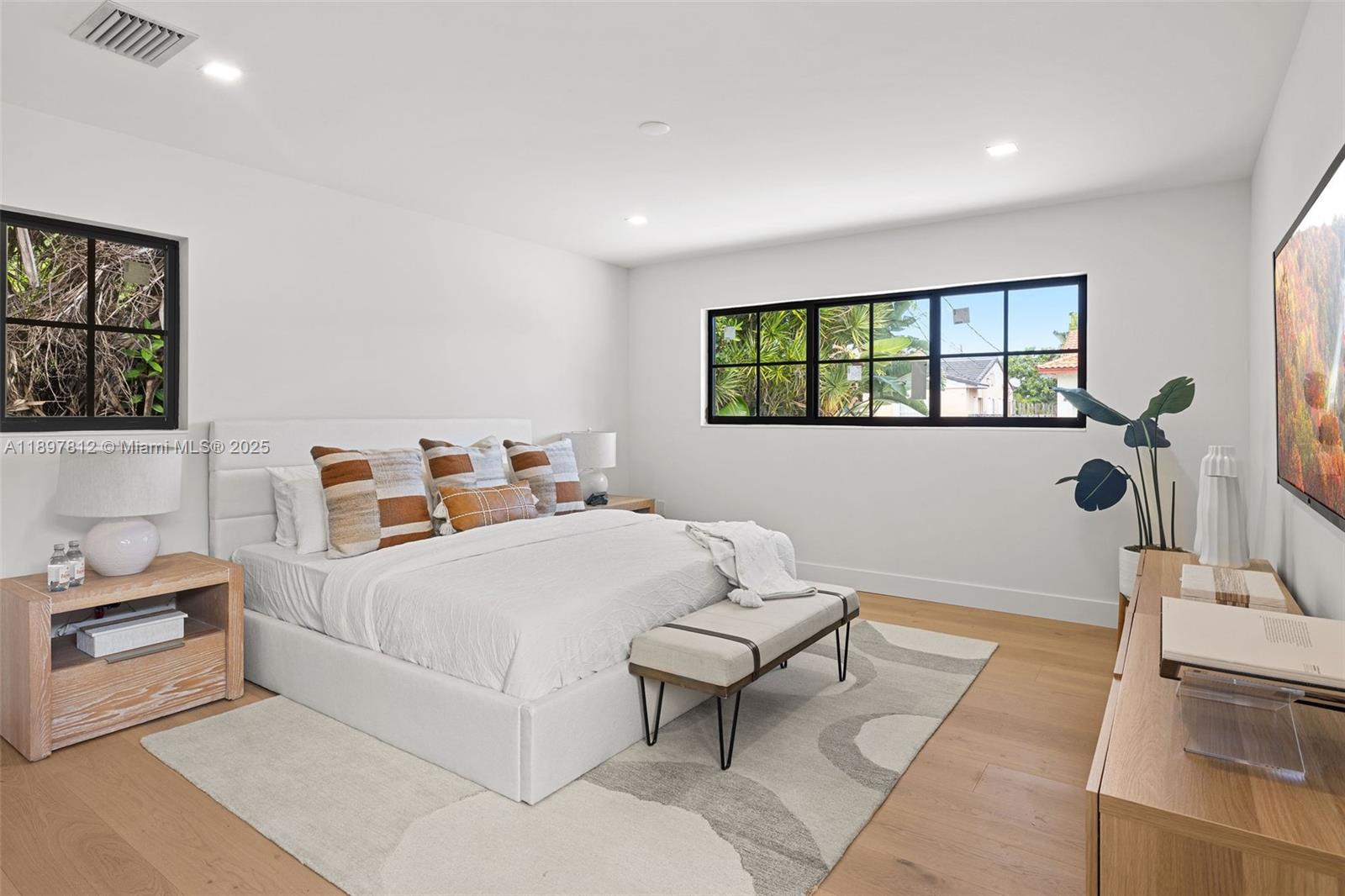 8858 Garland Ave Surfside, FL 33154