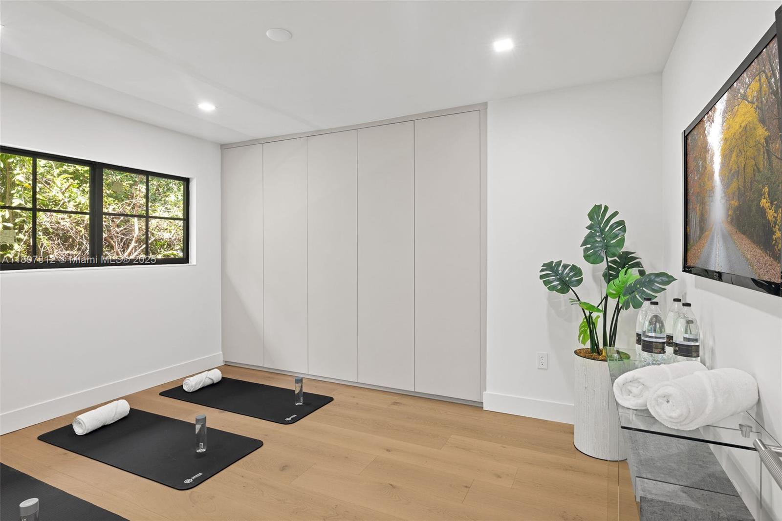 8858 Garland Ave Surfside, FL 33154