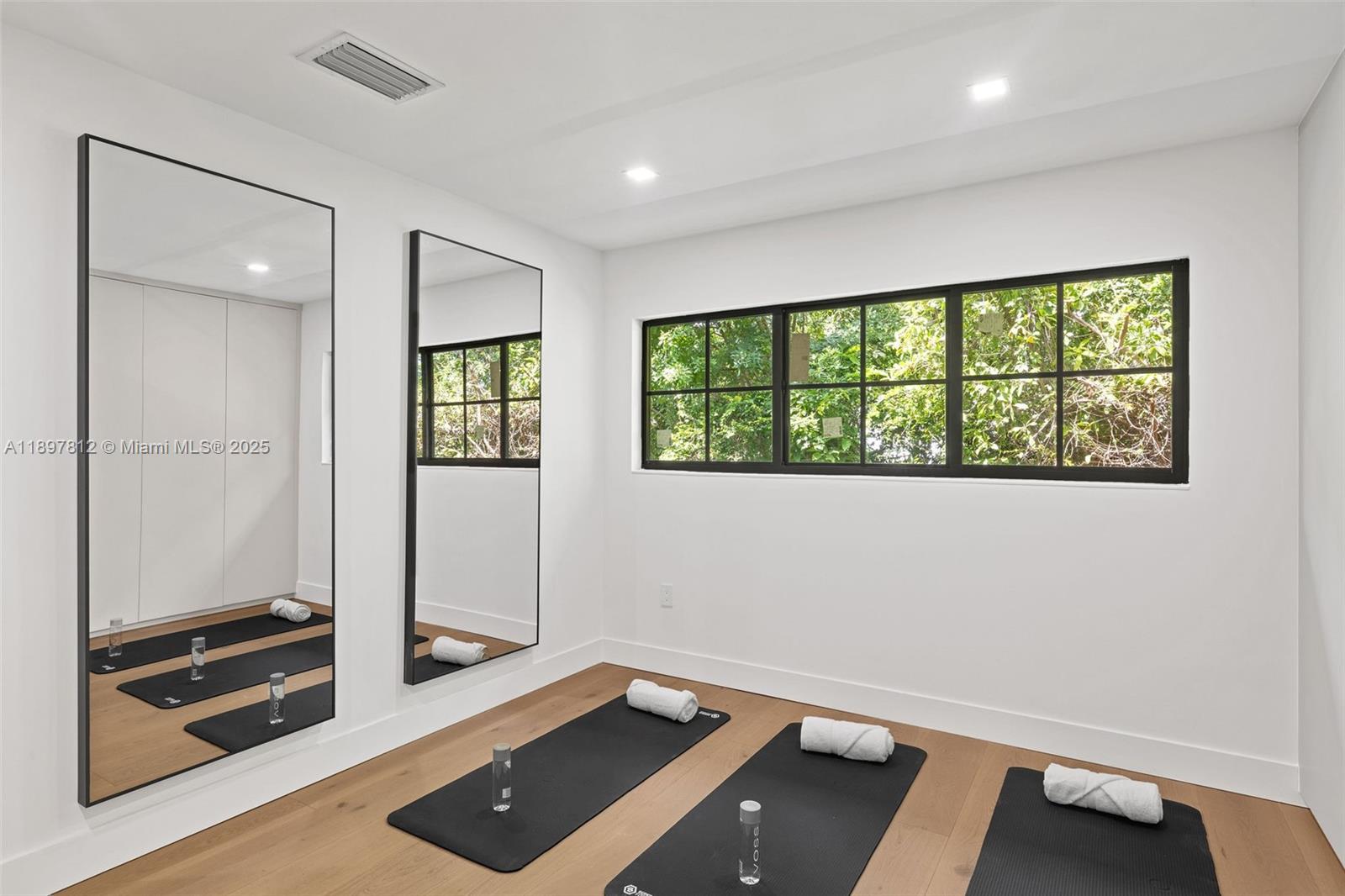 8858 Garland Ave Surfside, FL 33154