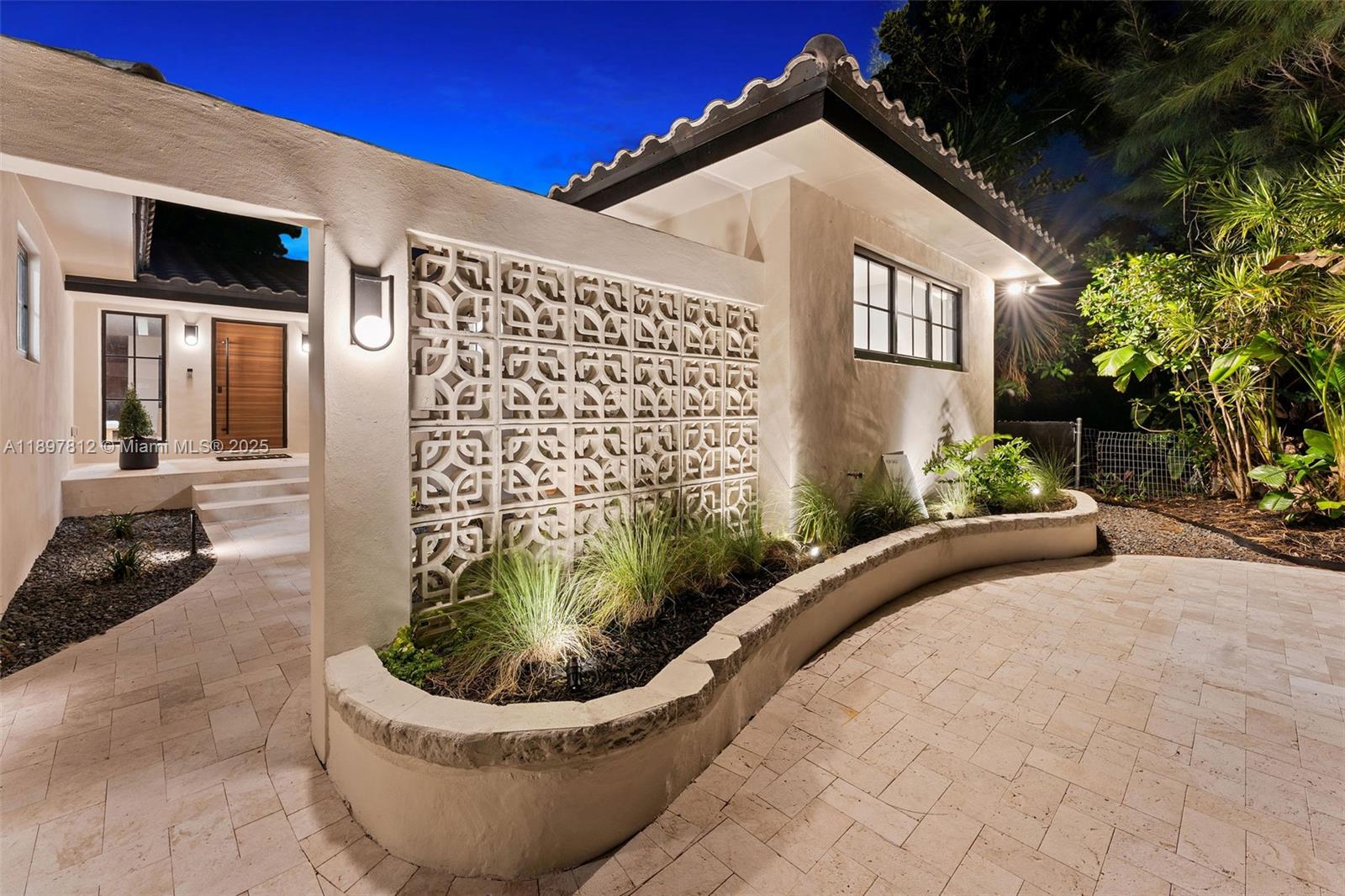 8858 Garland Ave Surfside, FL 33154