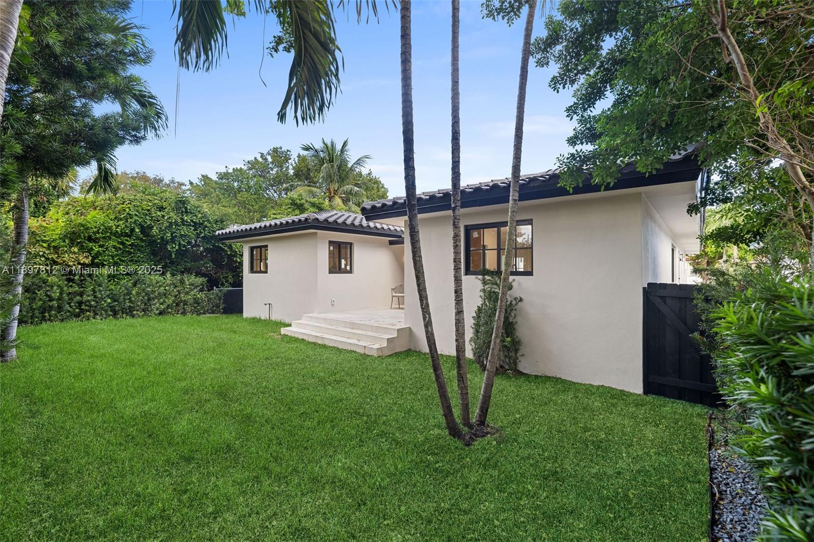 8858 Garland Ave Surfside, FL 33154