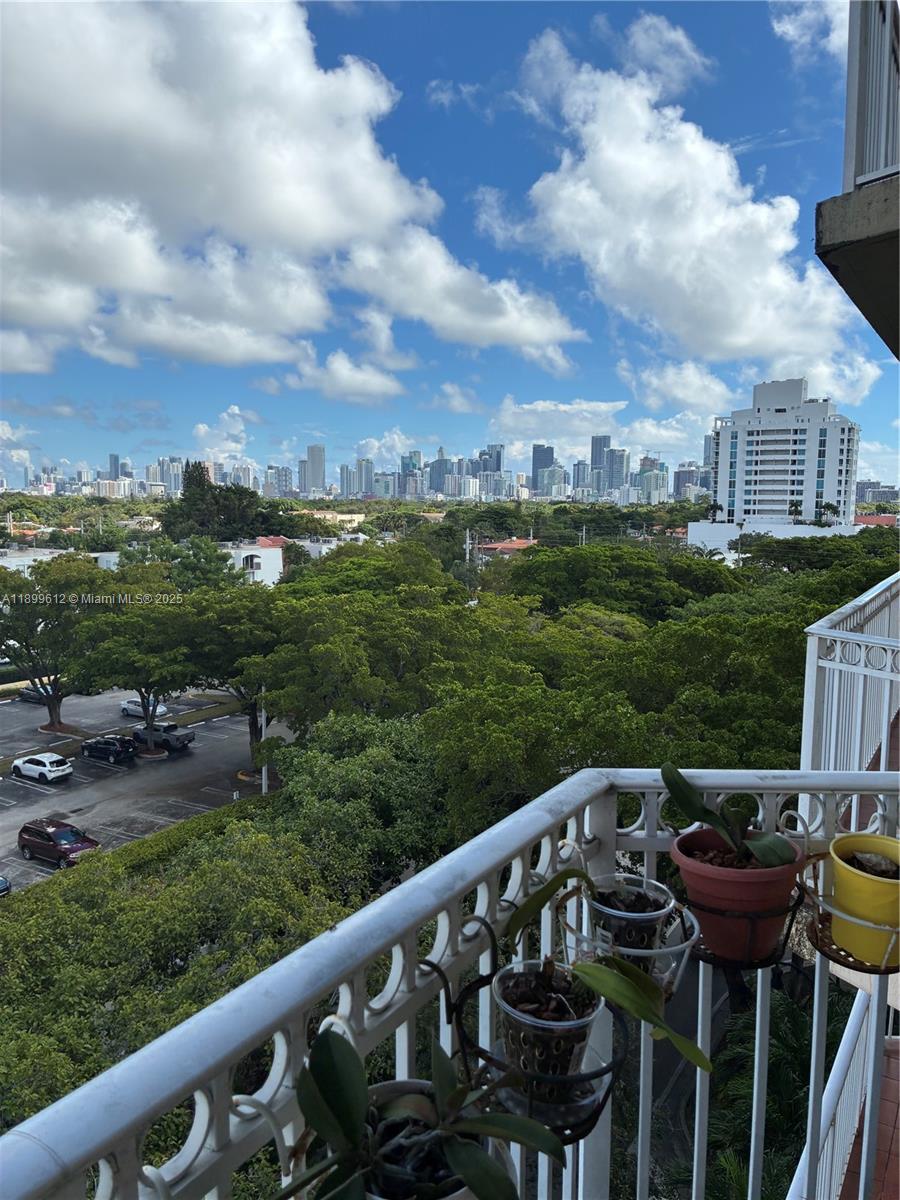 1650 Coral Way #808