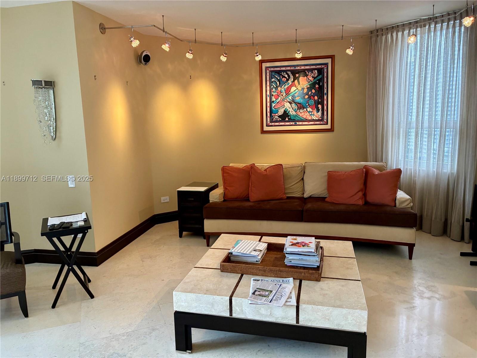 808 Brickell Key Dr #1508 Miami, FL 33131