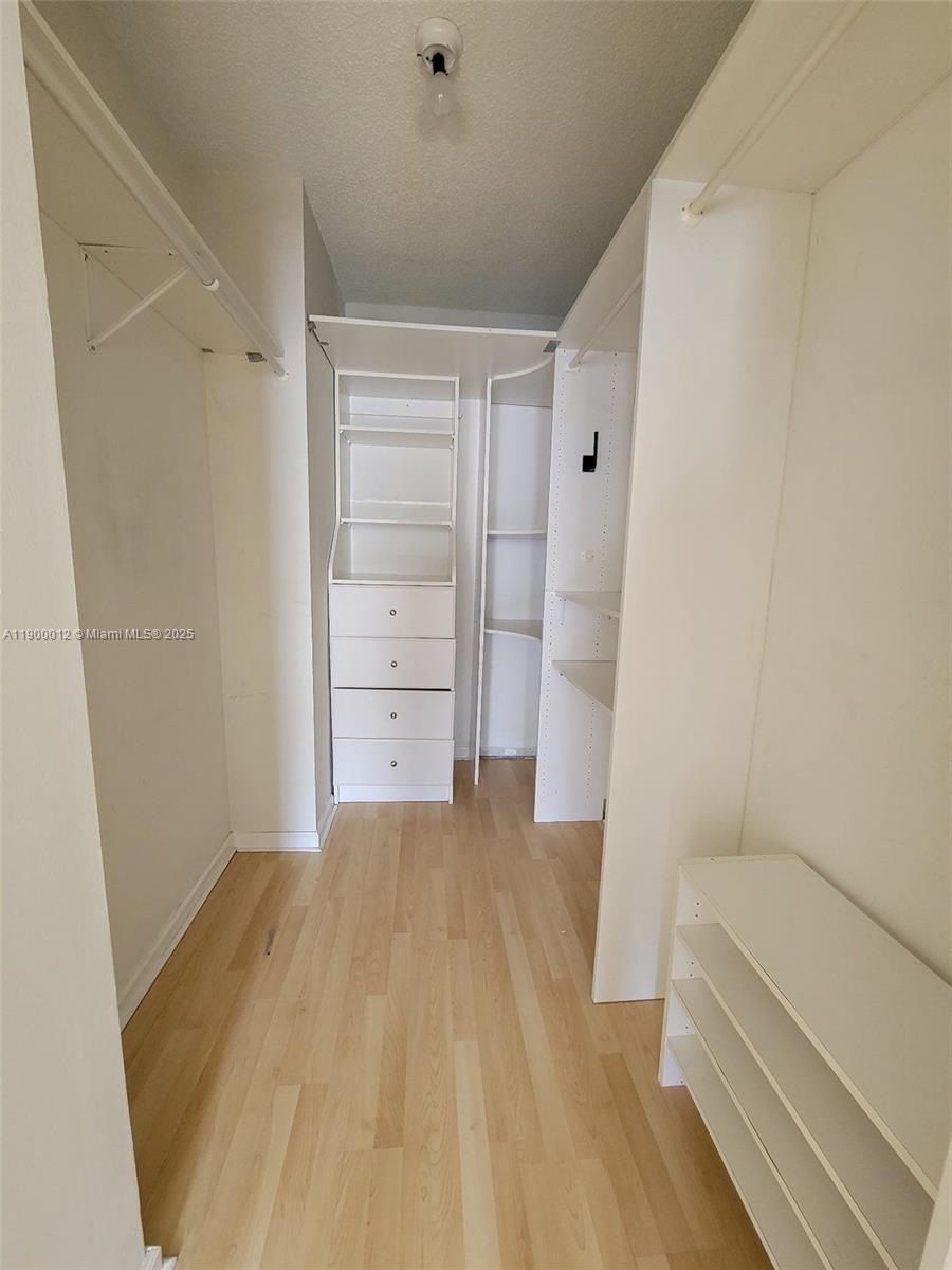 image Porto Bellagio Condo12