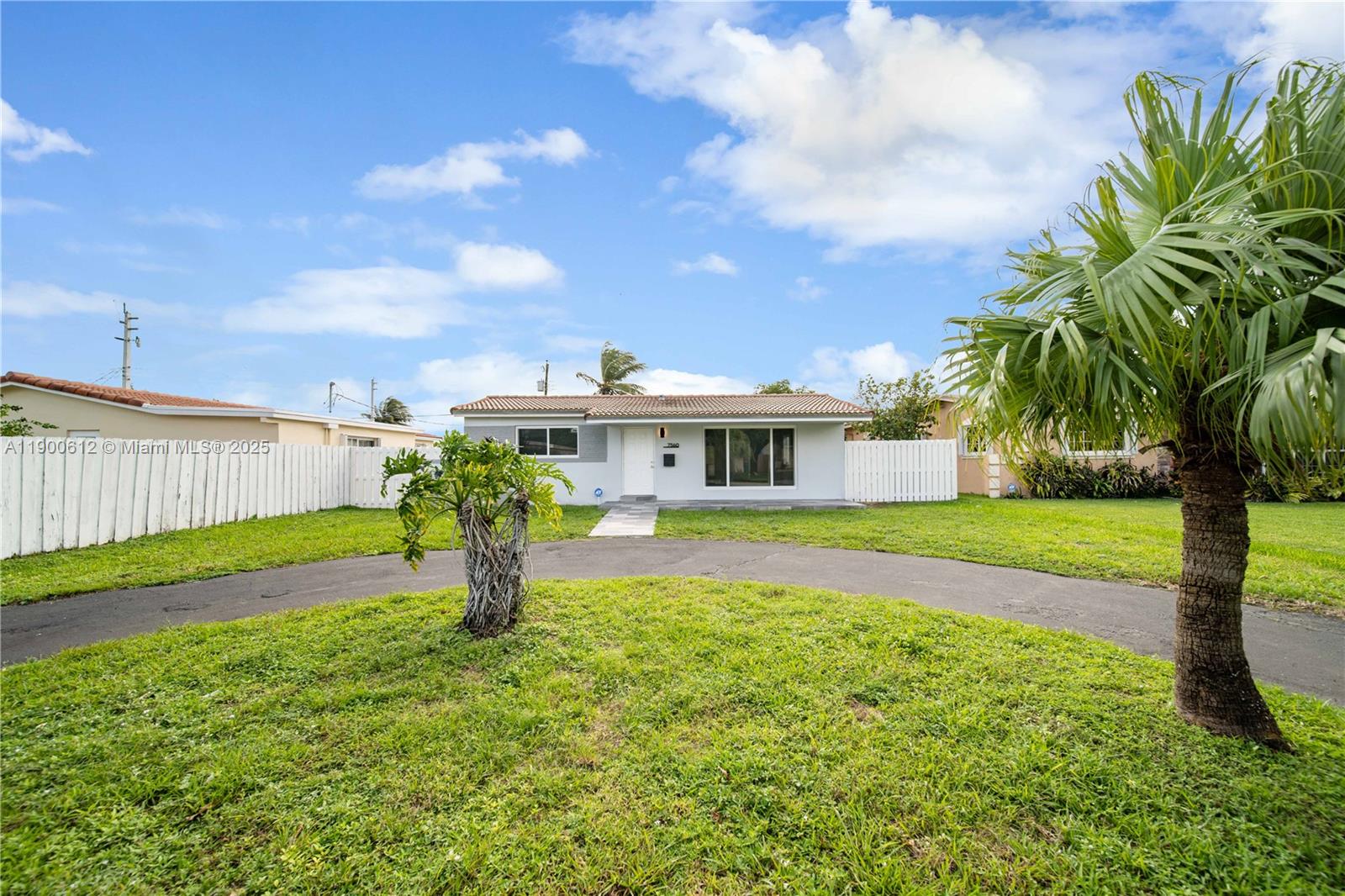 7560 Tropicana St #7560