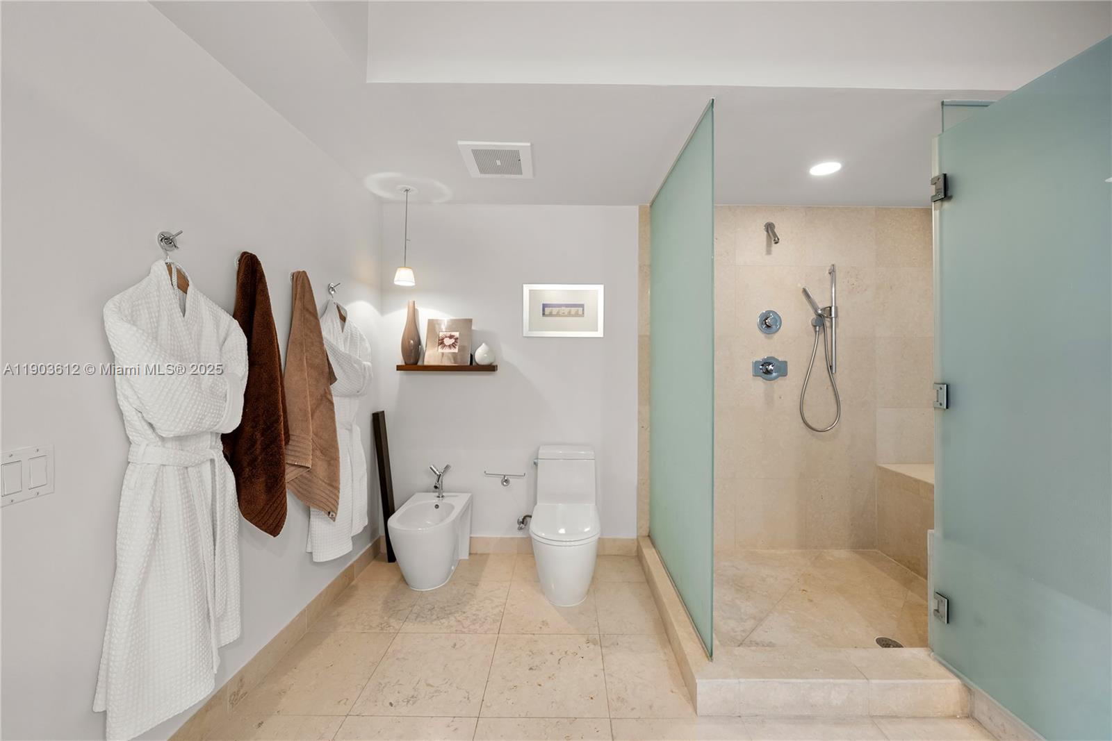 450 Alton Rd #704 Miami Beach, FL 33139