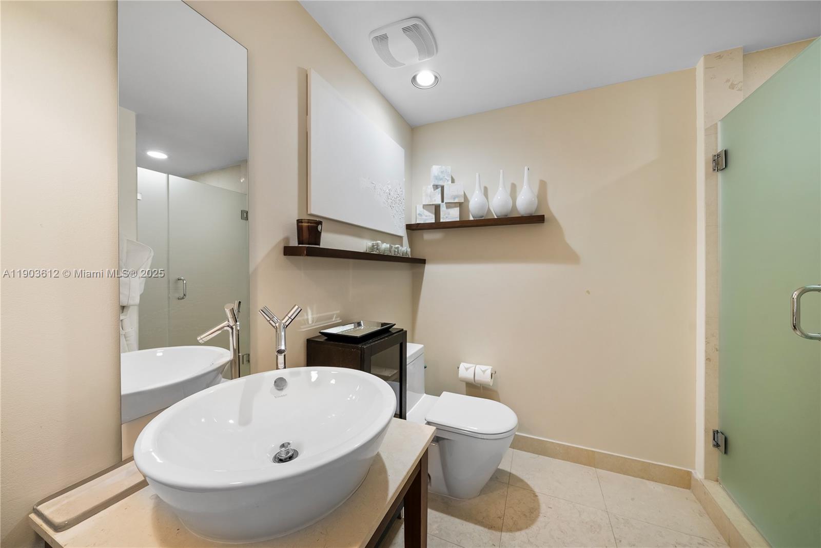 450 Alton Rd #704 Miami Beach, FL 33139