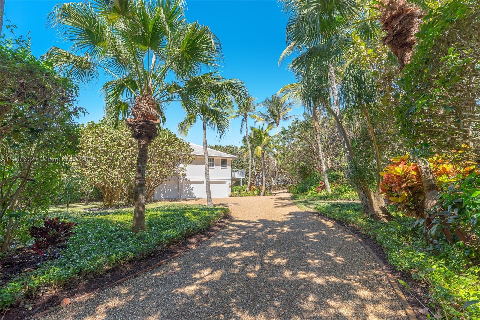 247 S Beach Rd Jupiter Island, FL 33455