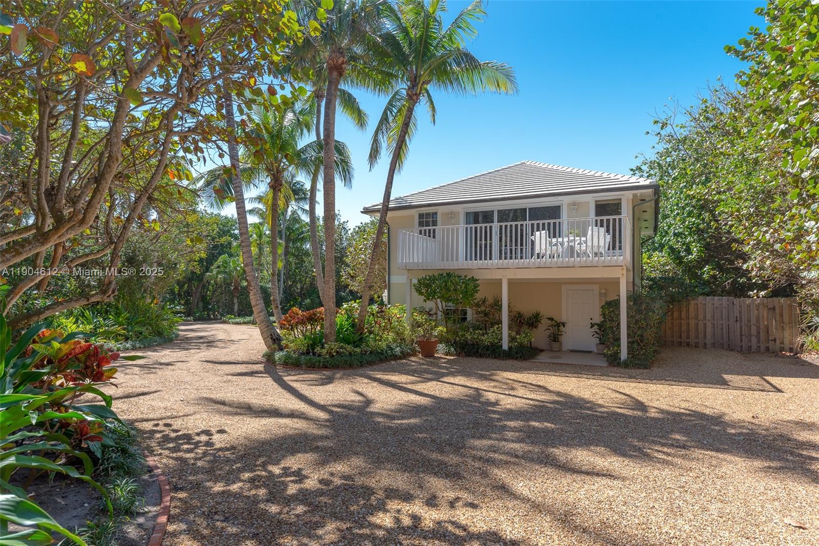 247 S Beach Rd Jupiter Island, FL 33455
