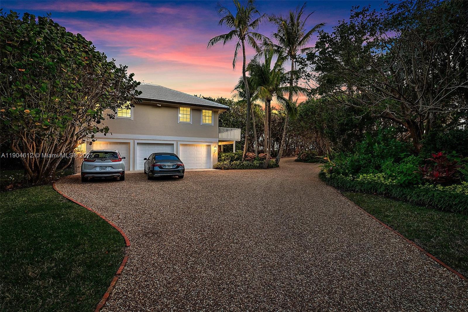 247 S Beach Rd Jupiter Island, FL 33455