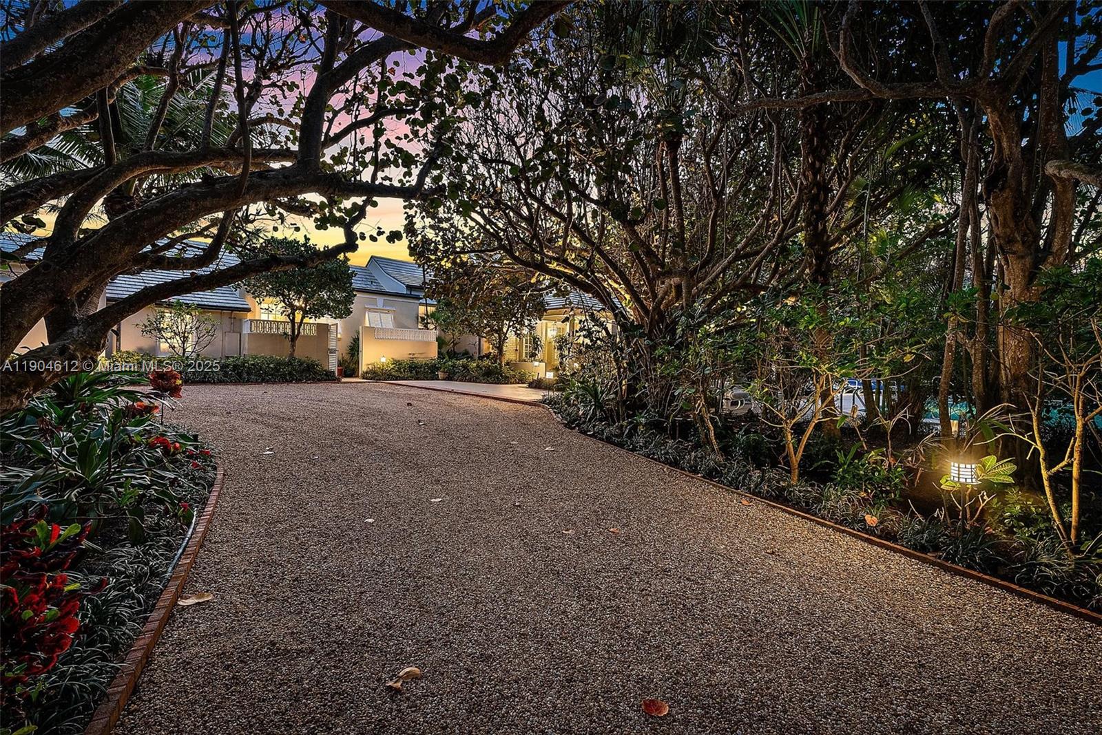 247 S Beach Rd Jupiter Island, FL 33455