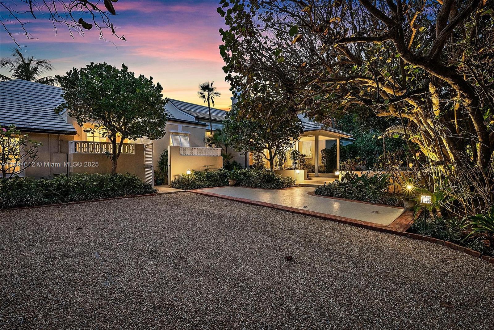 247 S Beach Rd Jupiter Island, FL 33455