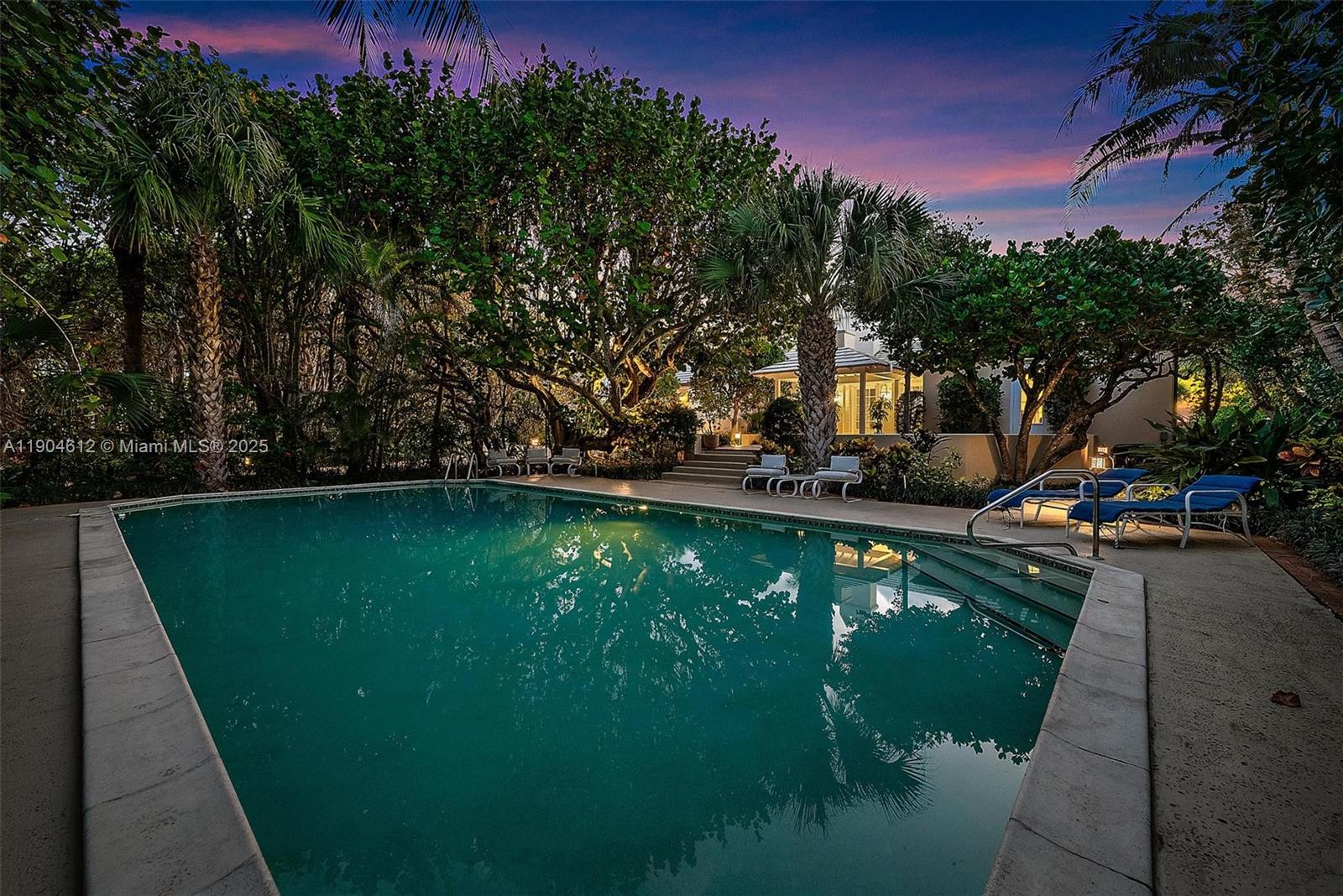 247 S Beach Rd Jupiter Island, FL 33455