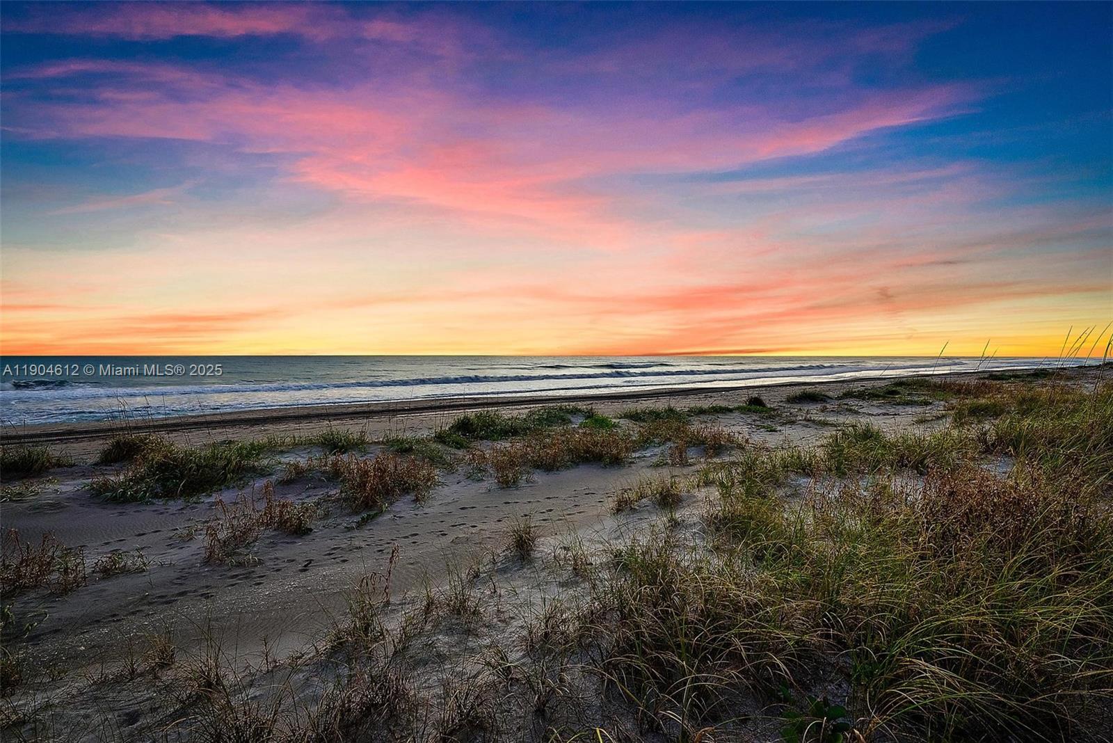 247 S Beach Rd Jupiter Island, FL 33455