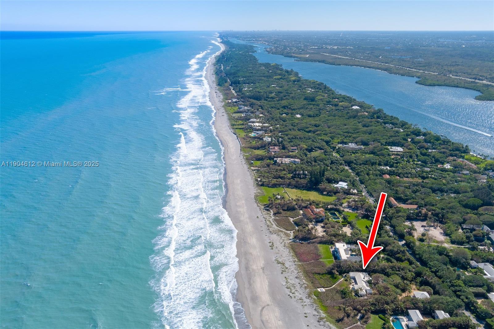 247 S Beach Rd Jupiter Island, FL 33455