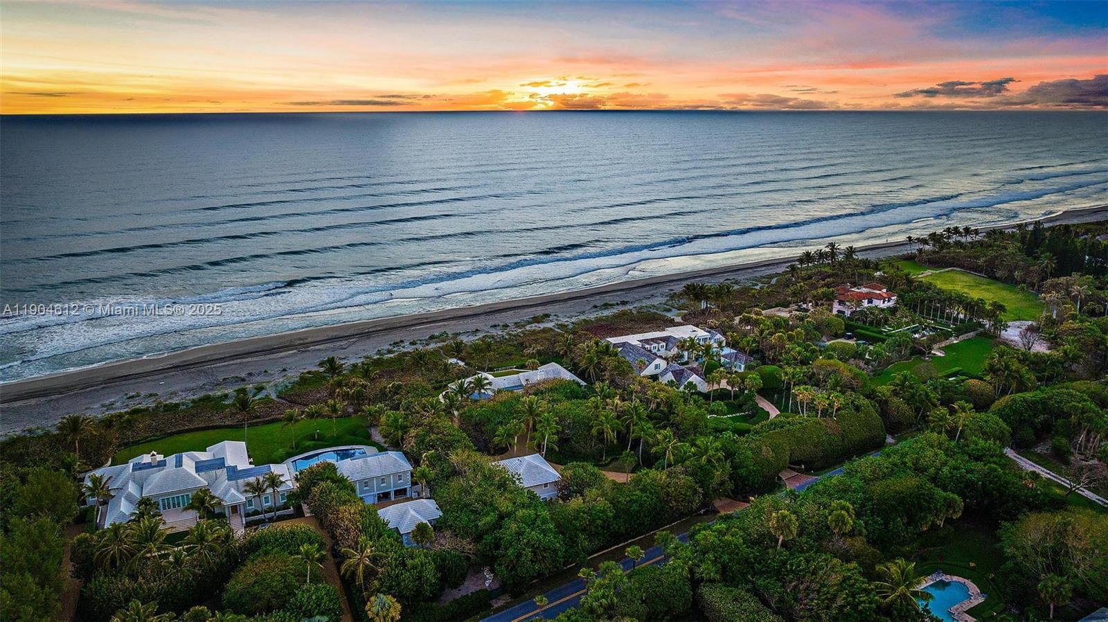 247 S Beach Rd Jupiter Island, FL 33455