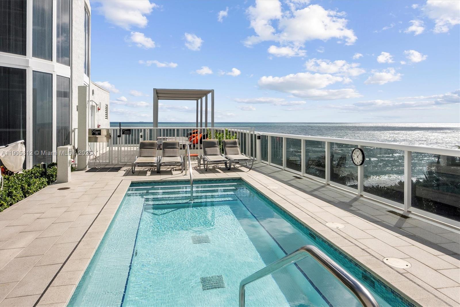 image Trump Royale11