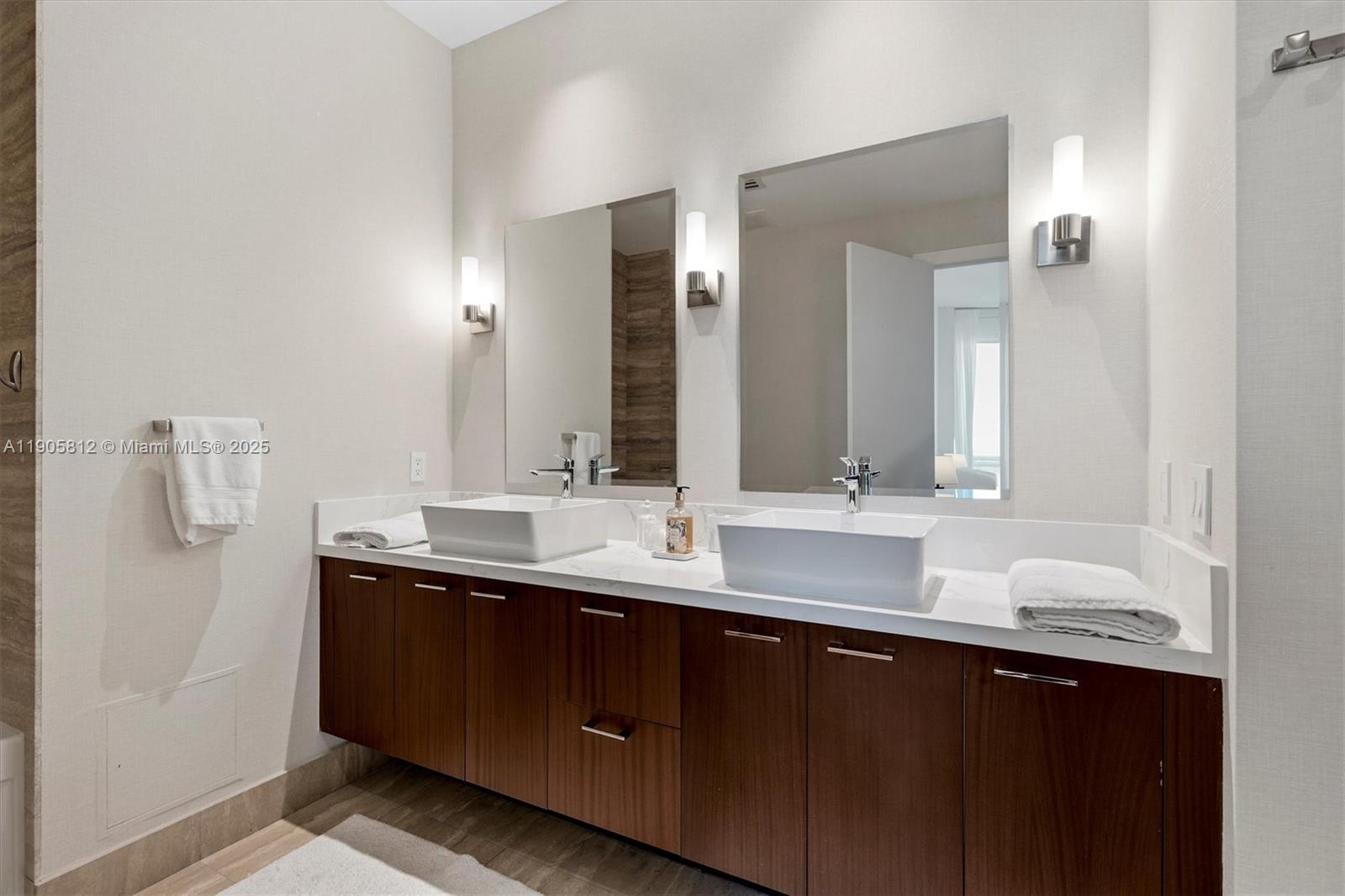 image Trump Royale41