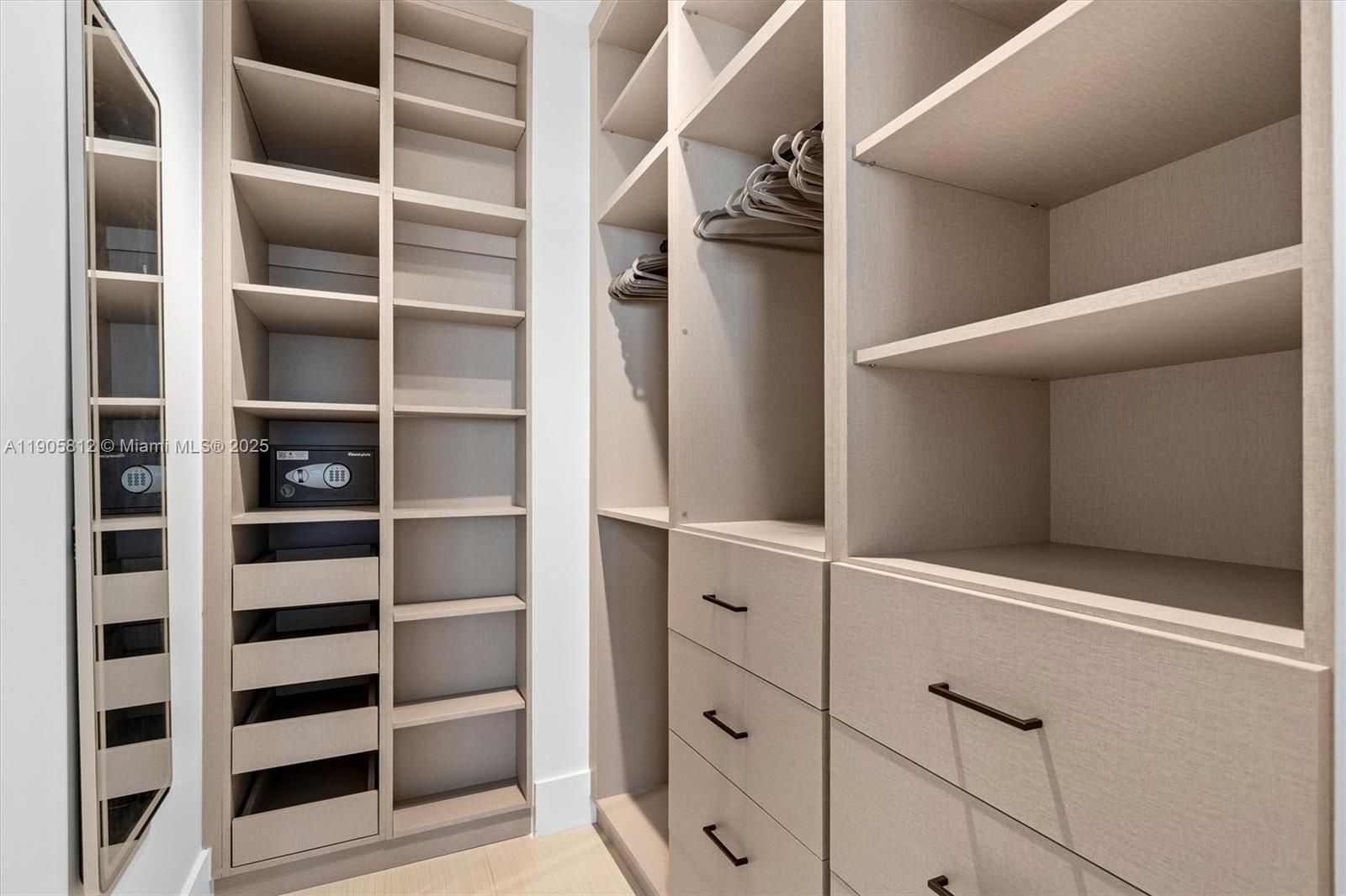 image Trump Royale46