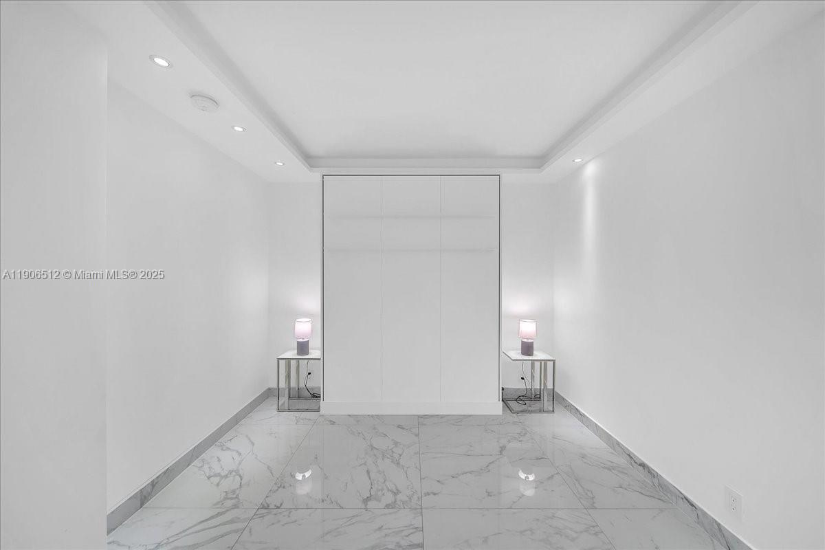 image South Pointe Towers22