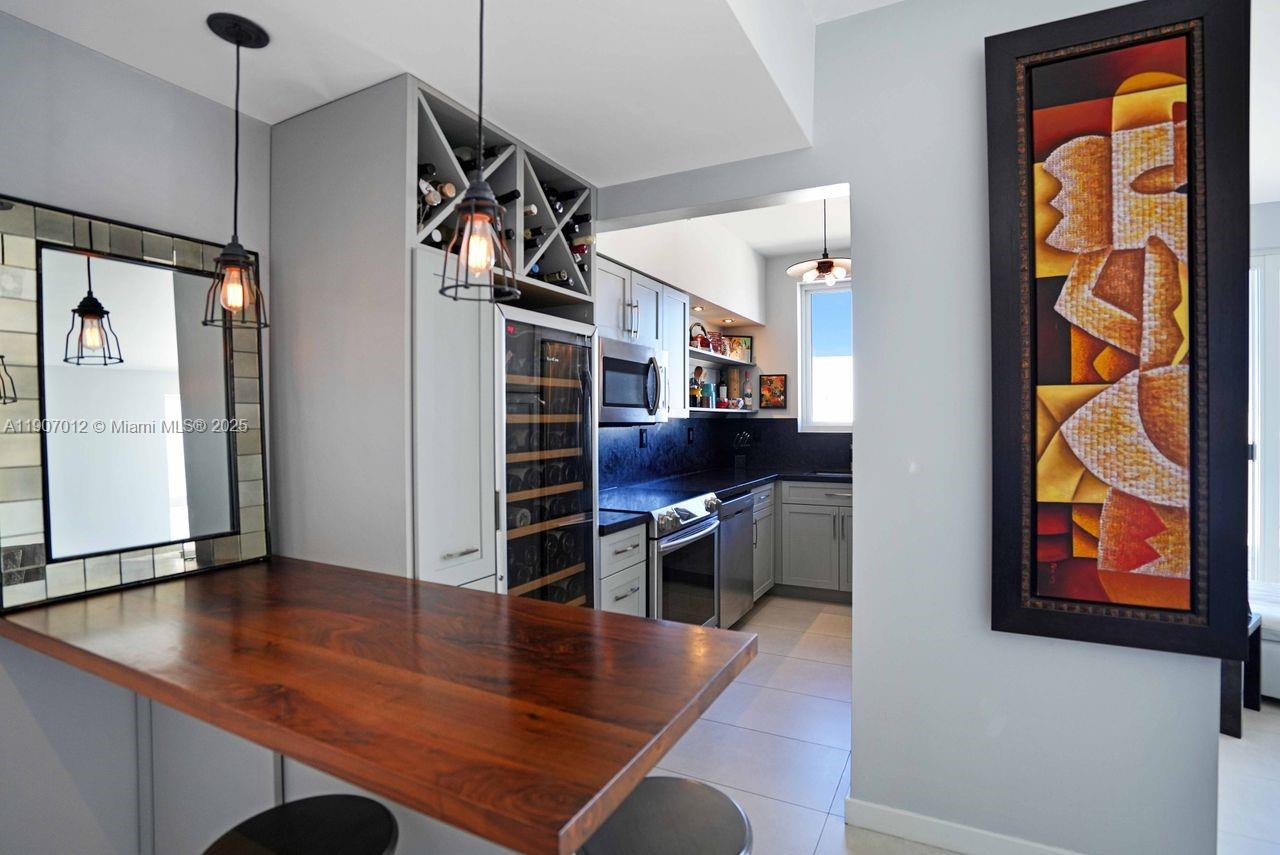 1621 Bay Rd #PH1 Miami Beach, FL 33139