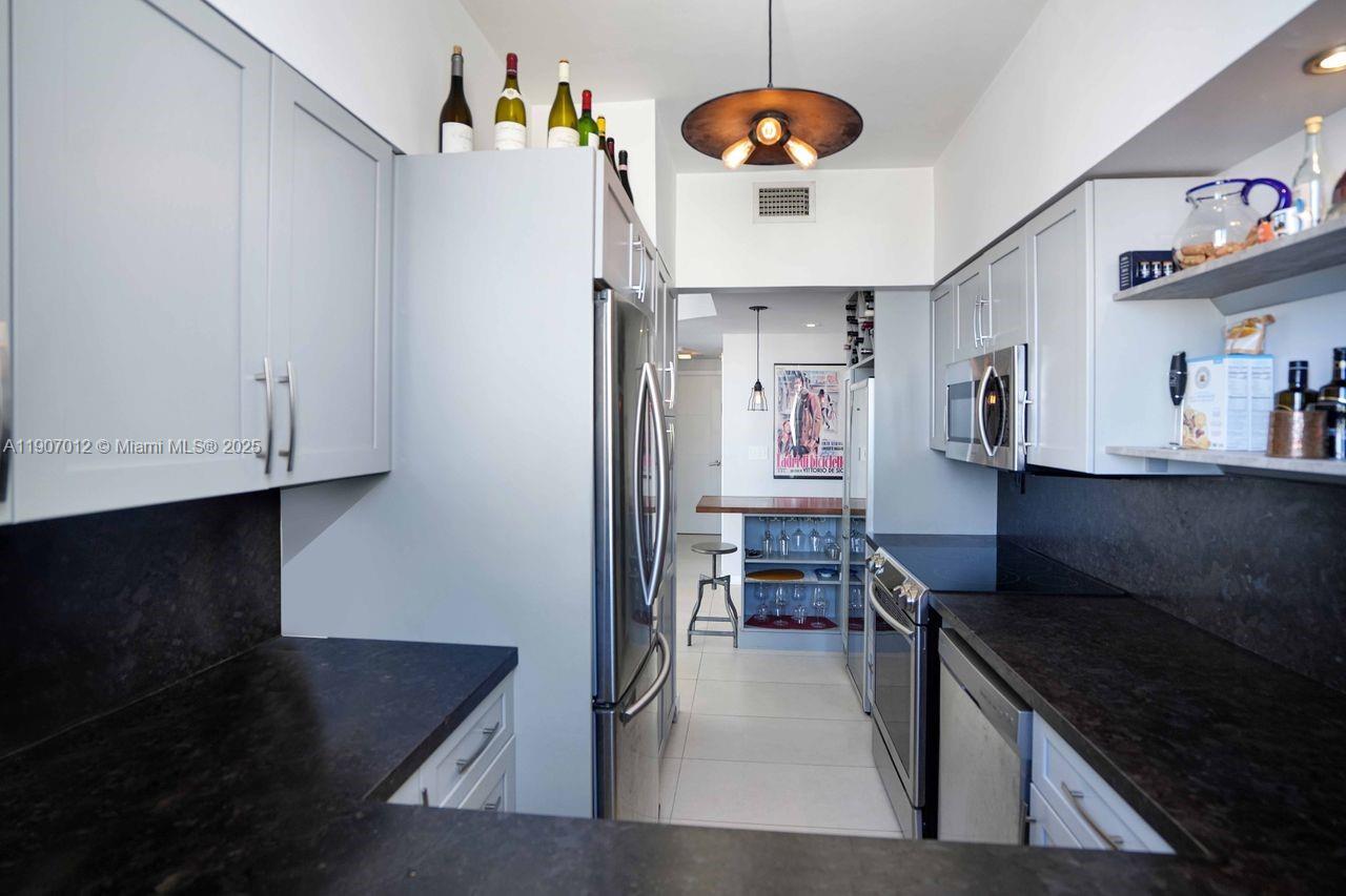 1621 Bay Rd #PH1 Miami Beach, FL 33139