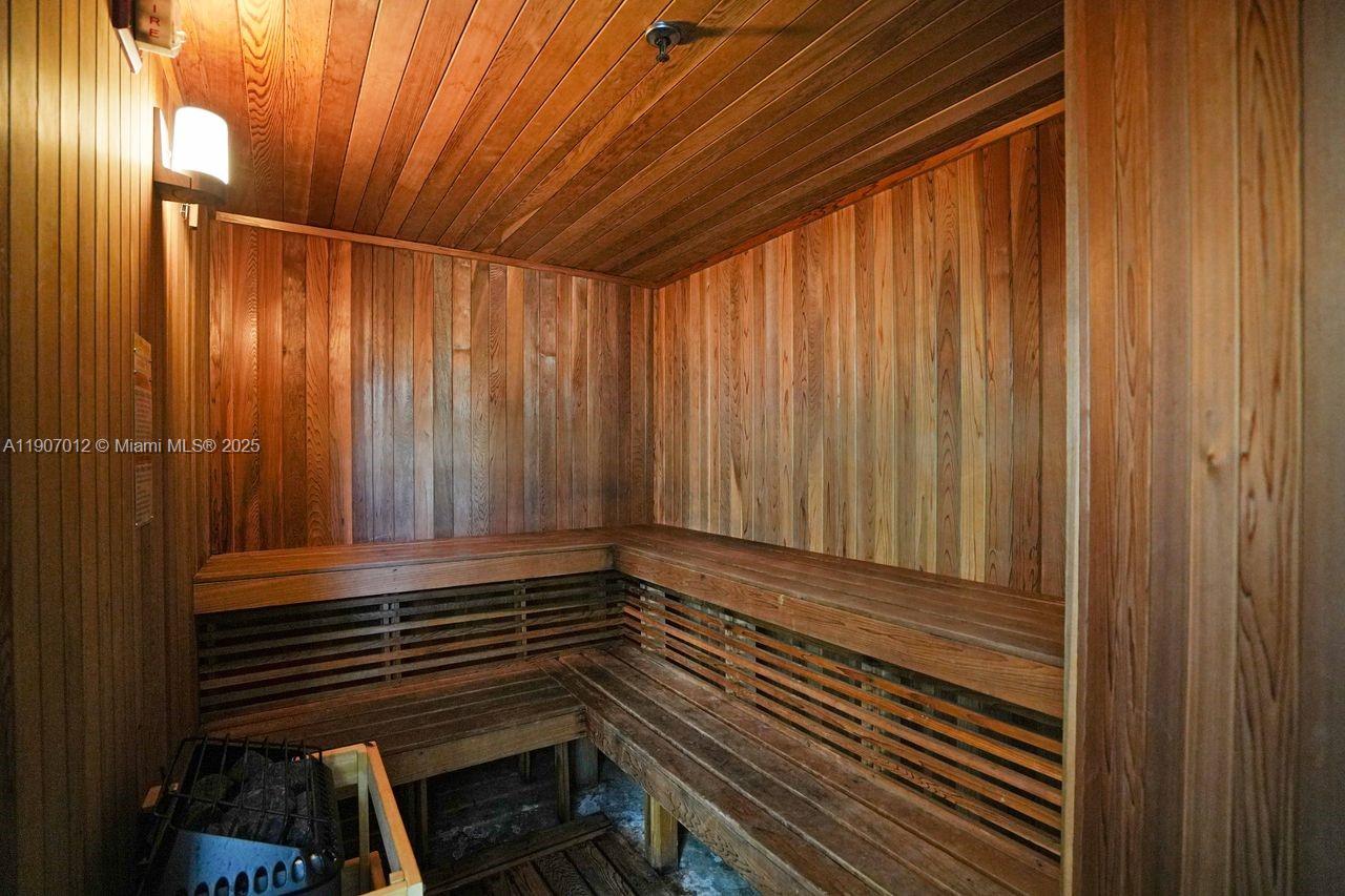 1621 Bay Rd #PH1 Miami Beach, FL 33139