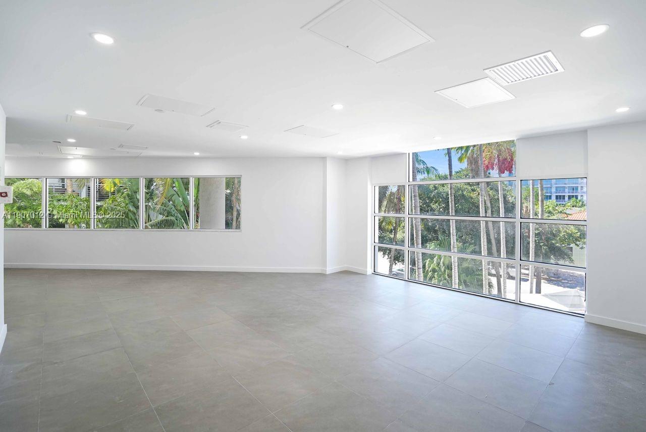 1621 Bay Rd #PH1 Miami Beach, FL 33139