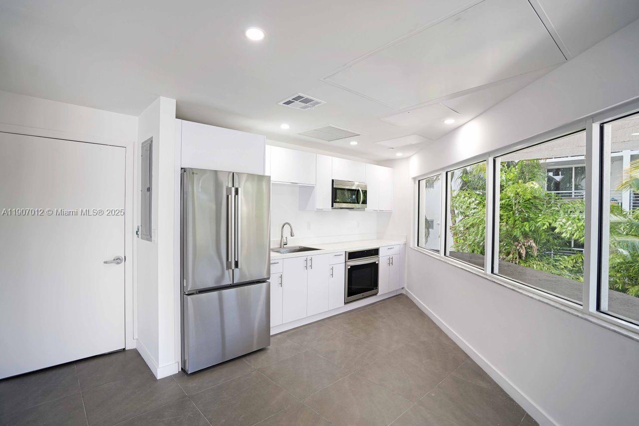 1621 Bay Rd #PH1 Miami Beach, FL 33139