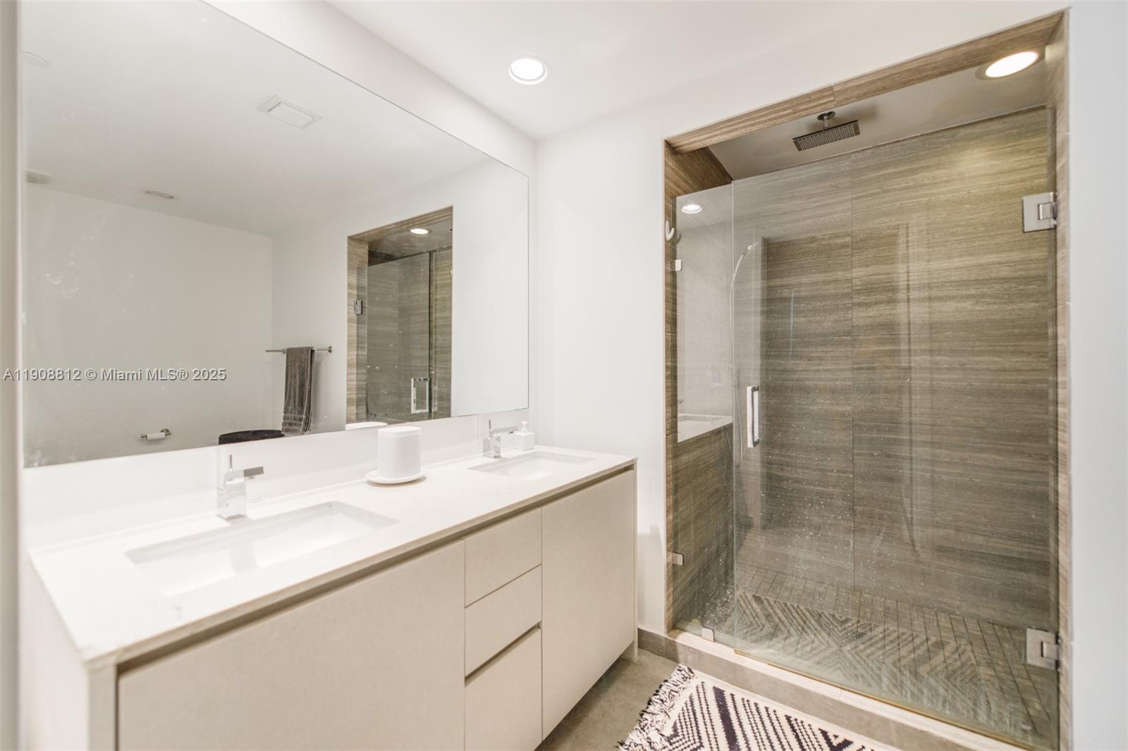 image 1010 Brickell Condo13