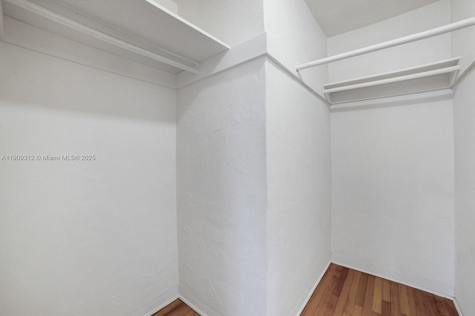 3470 N Meridian Ave Miami Beach, FL 33140