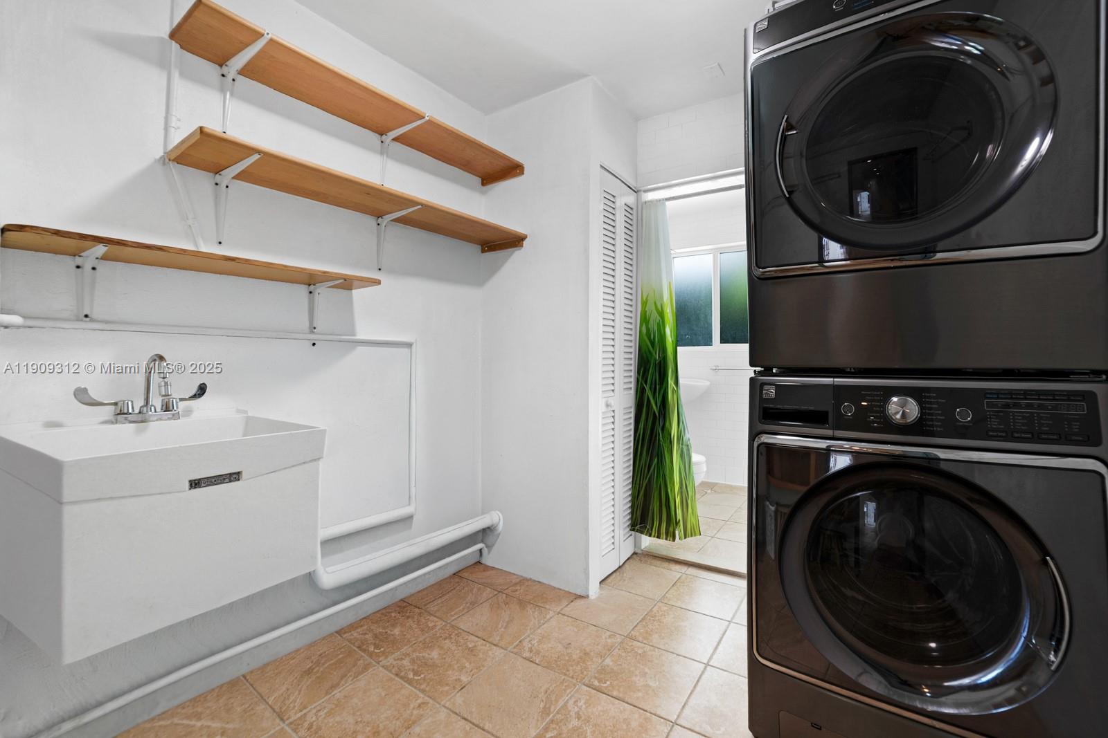 3470 N Meridian Ave Miami Beach, FL 33140