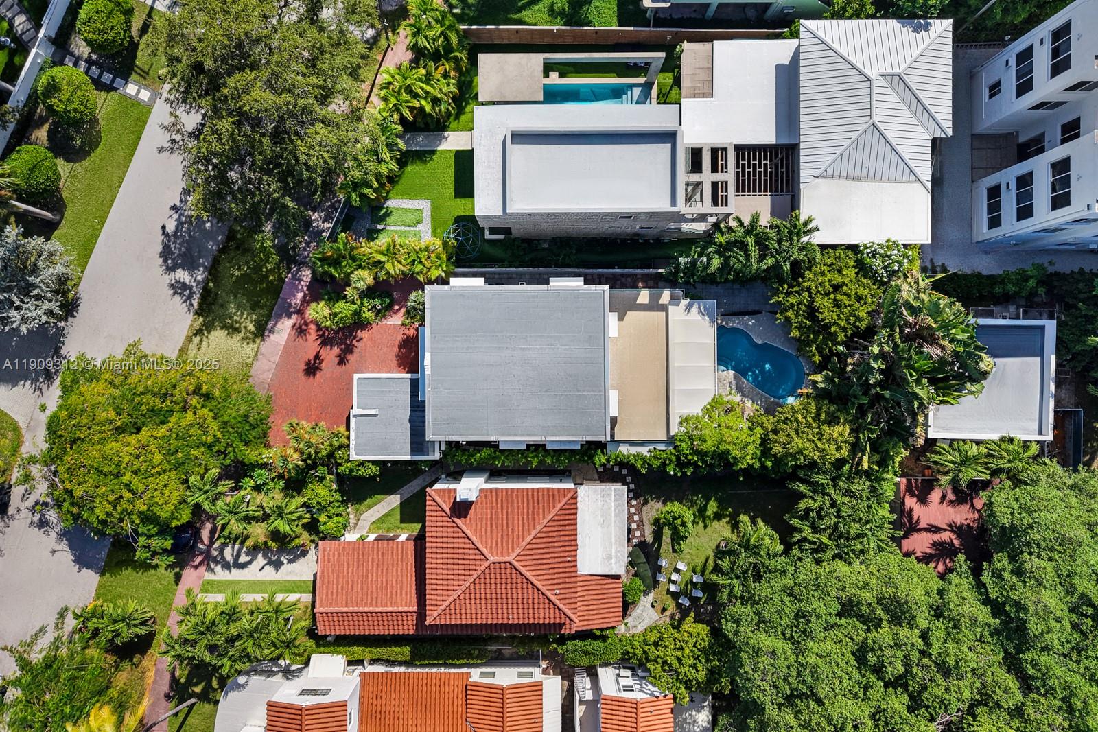 3470 N Meridian Ave Miami Beach, FL 33140