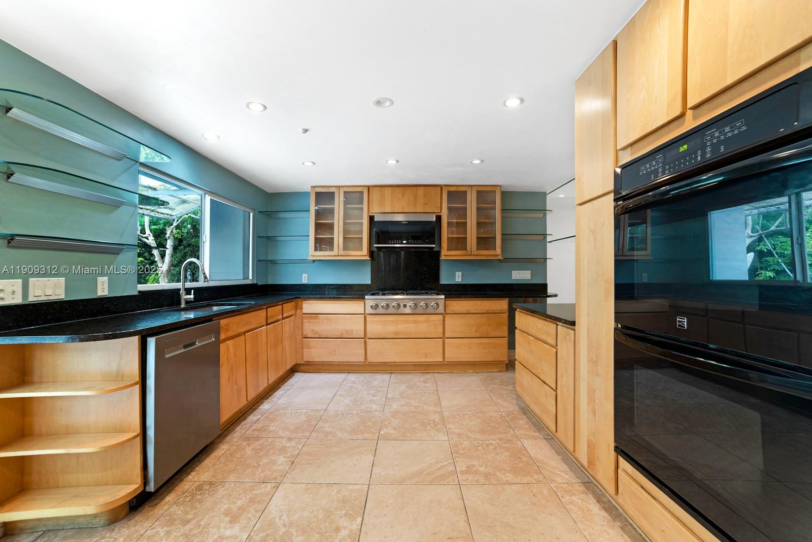 3470 N Meridian Ave Miami Beach, FL 33140