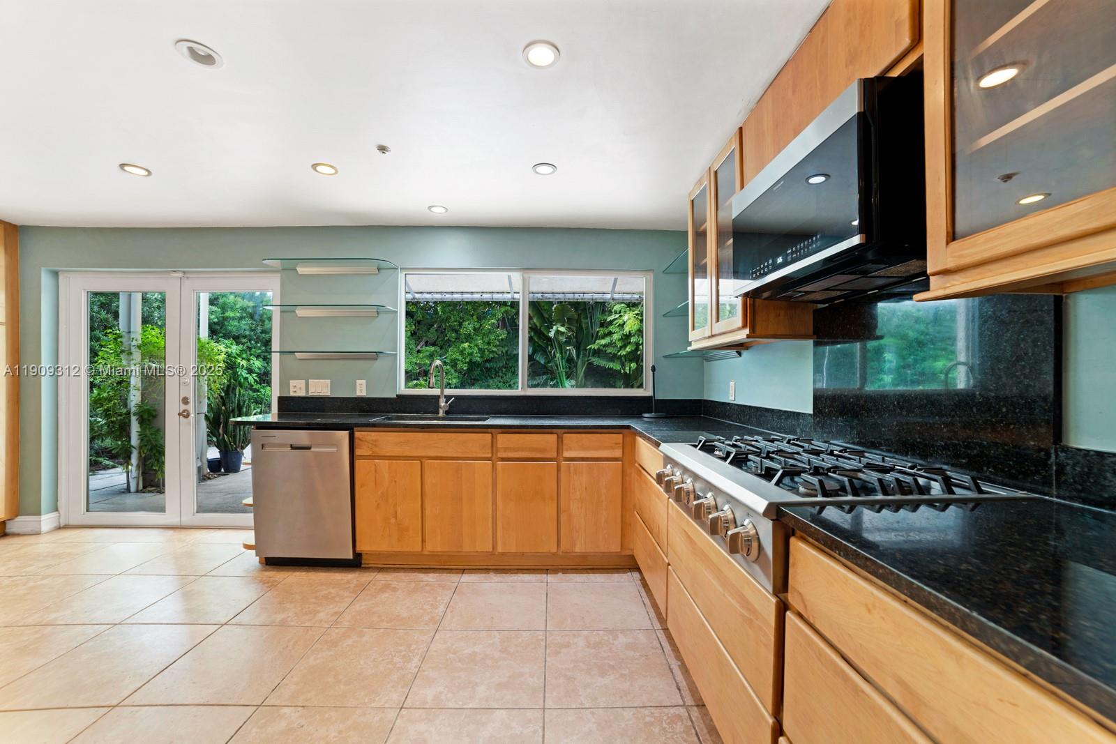 3470 N Meridian Ave Miami Beach, FL 33140