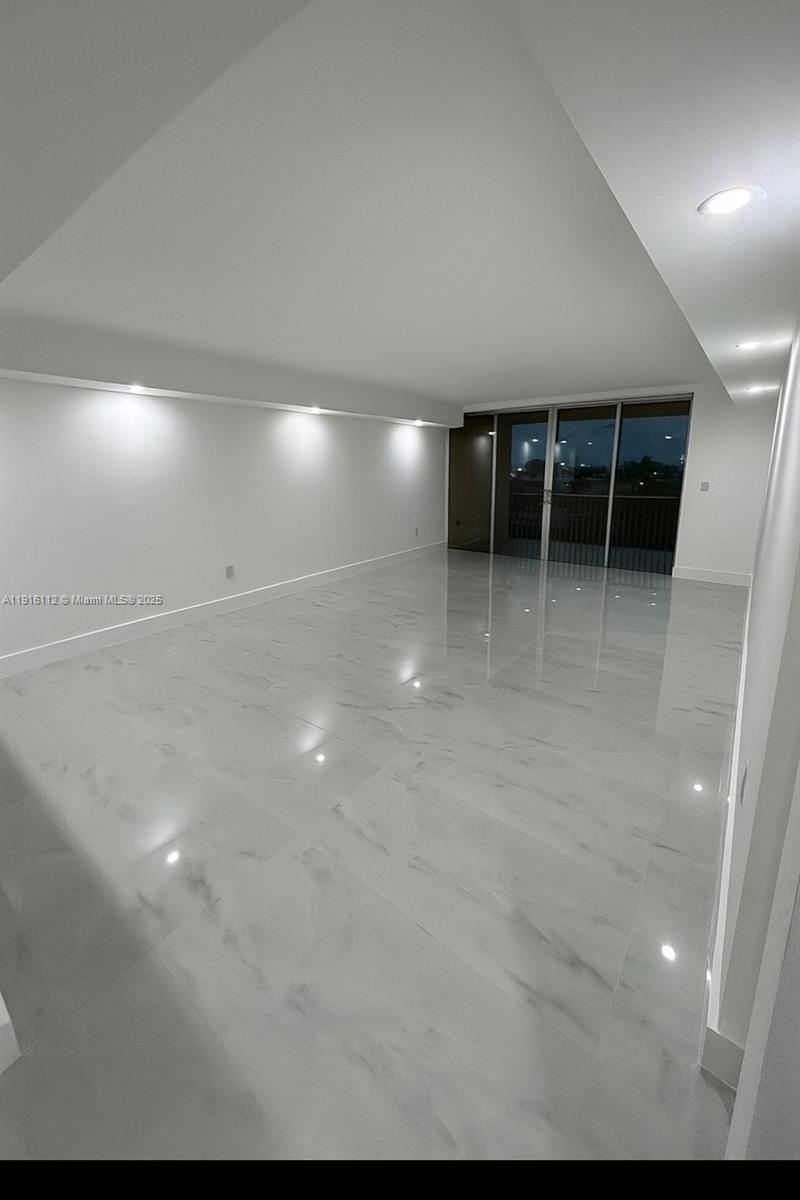 1750 NE 191st St #426-4