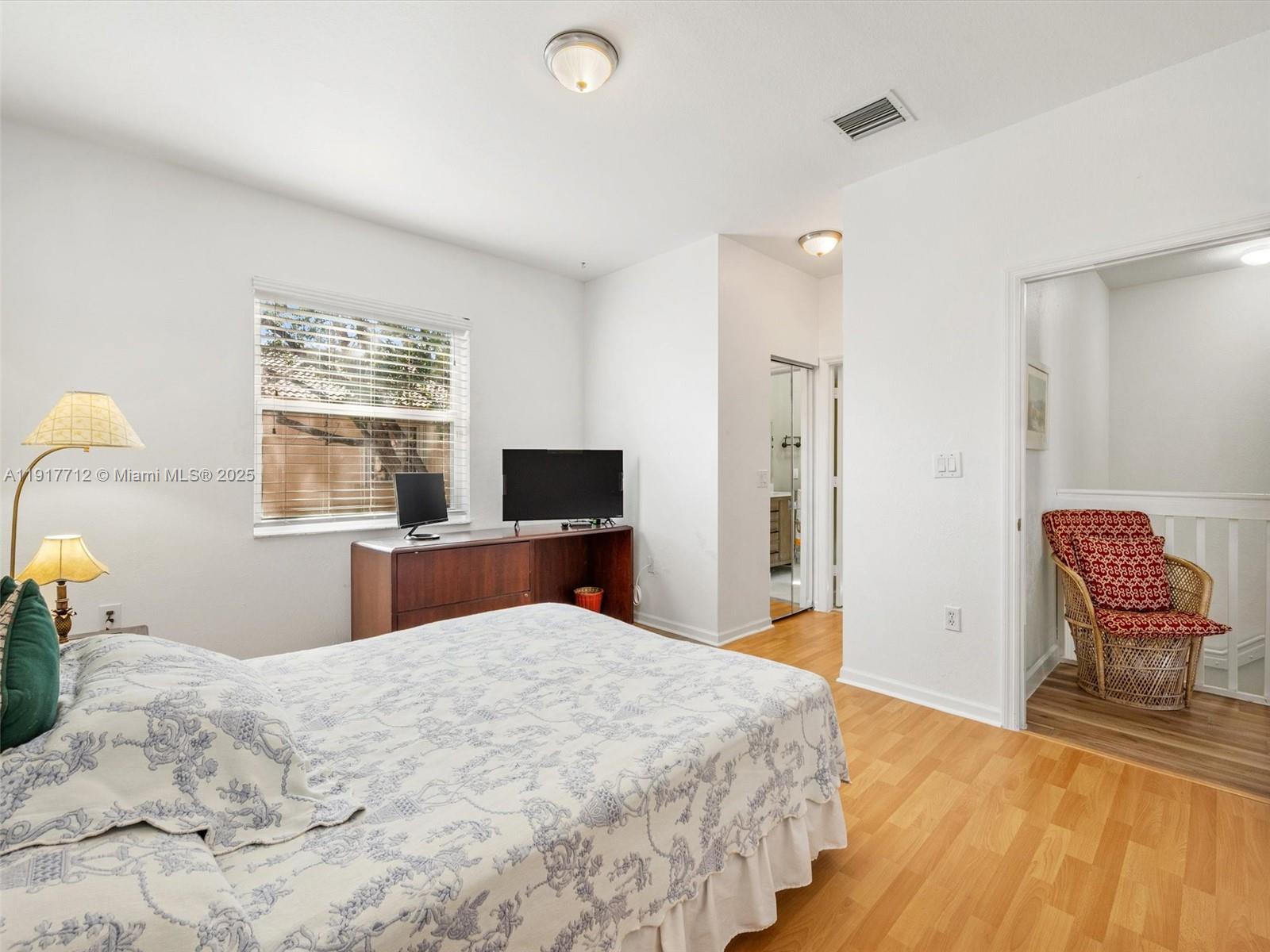 733 NW 170th Ter Pembroke Pines, FL 33028