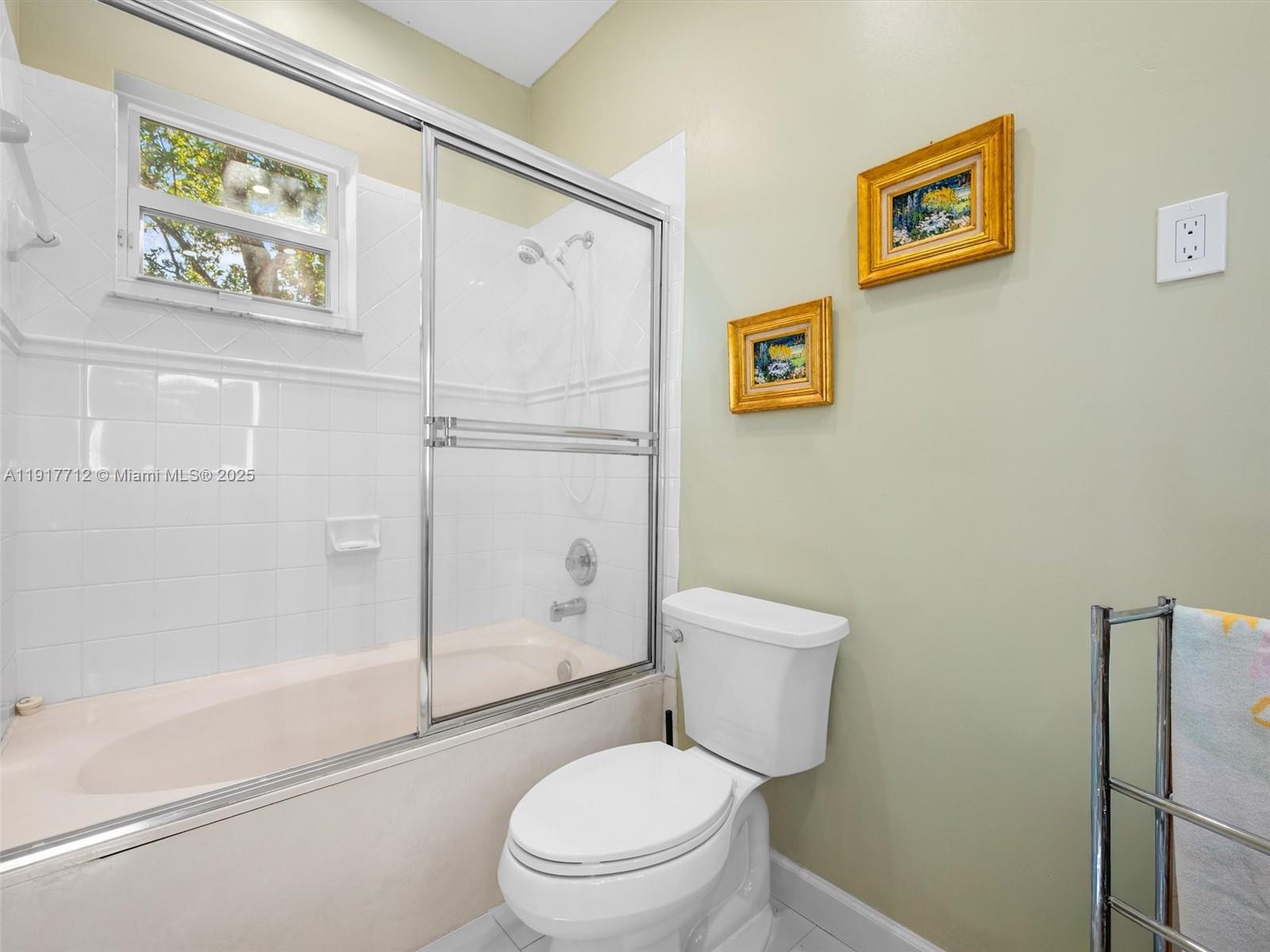 733 NW 170th Ter Pembroke Pines, FL 33028