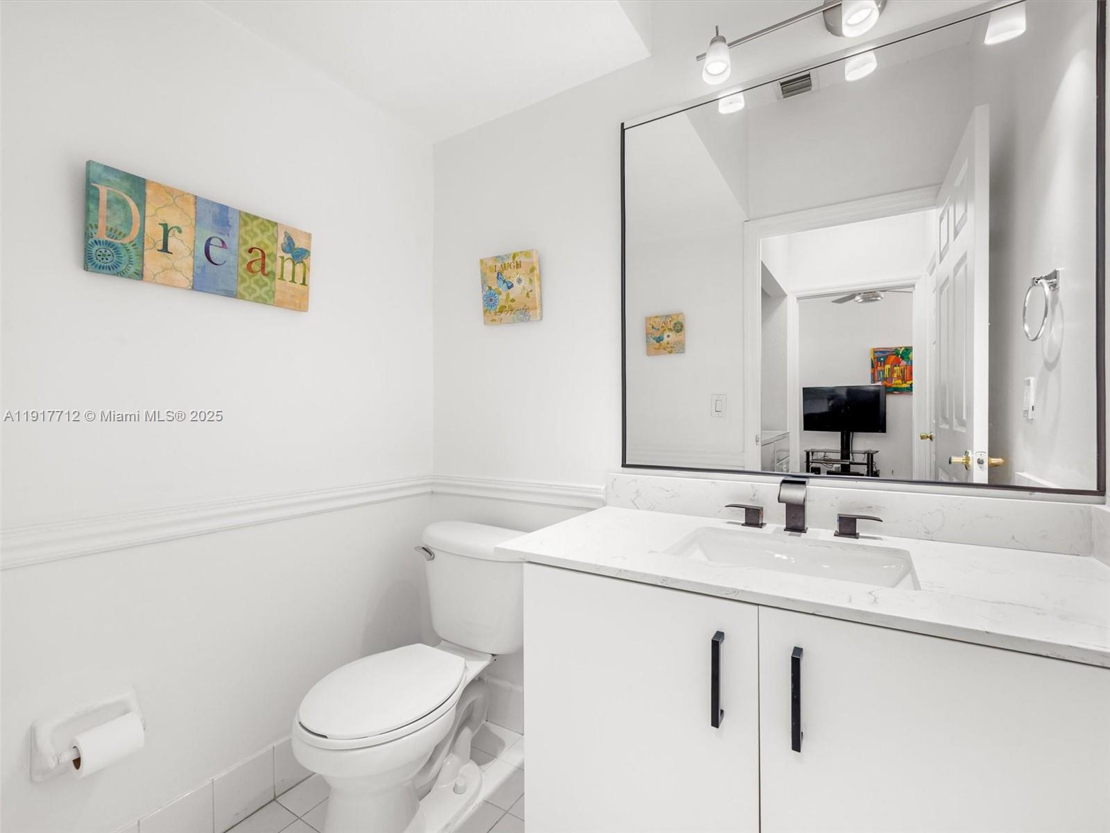 733 NW 170th Ter Pembroke Pines, FL 33028