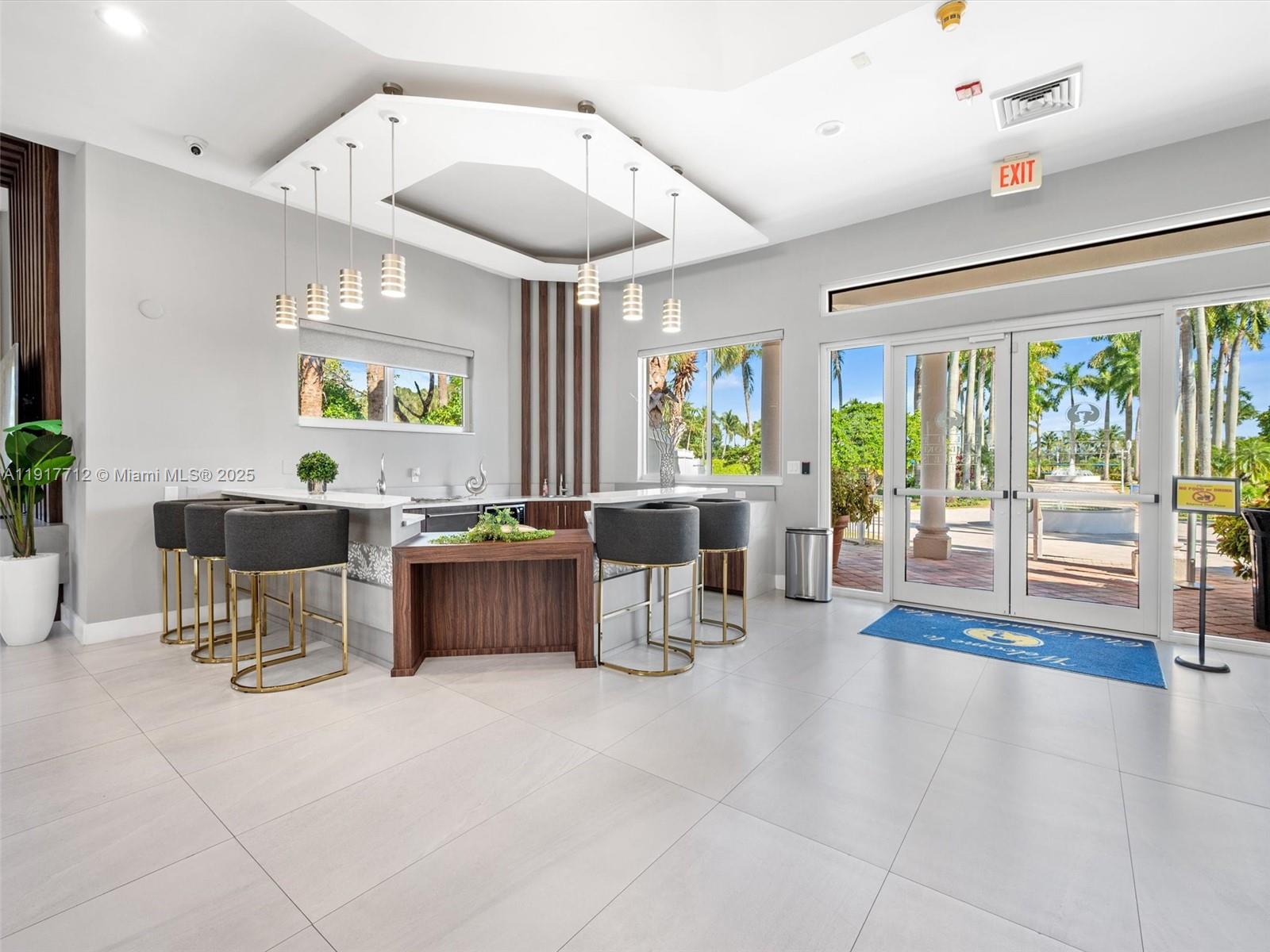 733 NW 170th Ter Pembroke Pines, FL 33028