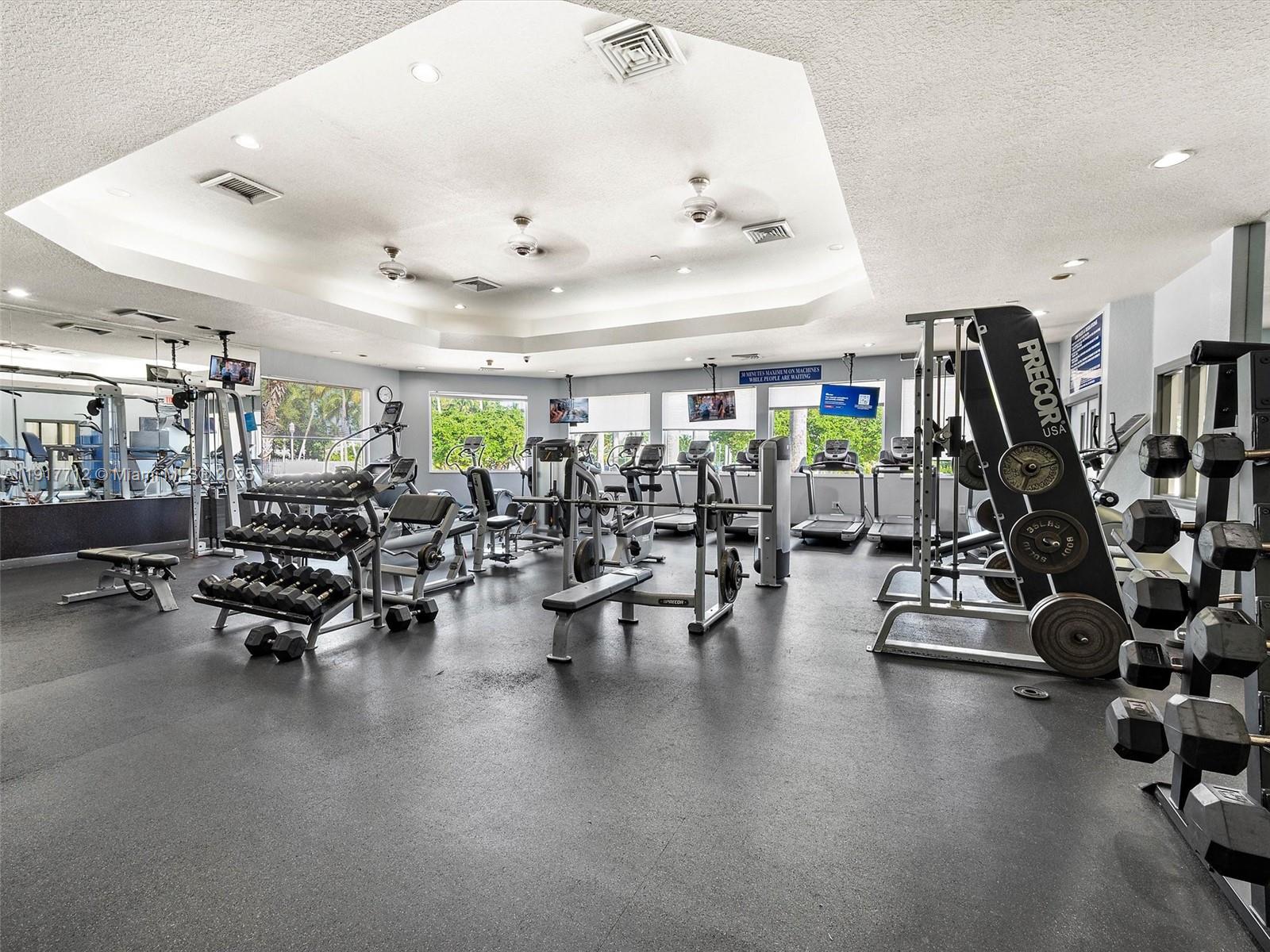 733 NW 170th Ter Pembroke Pines, FL 33028