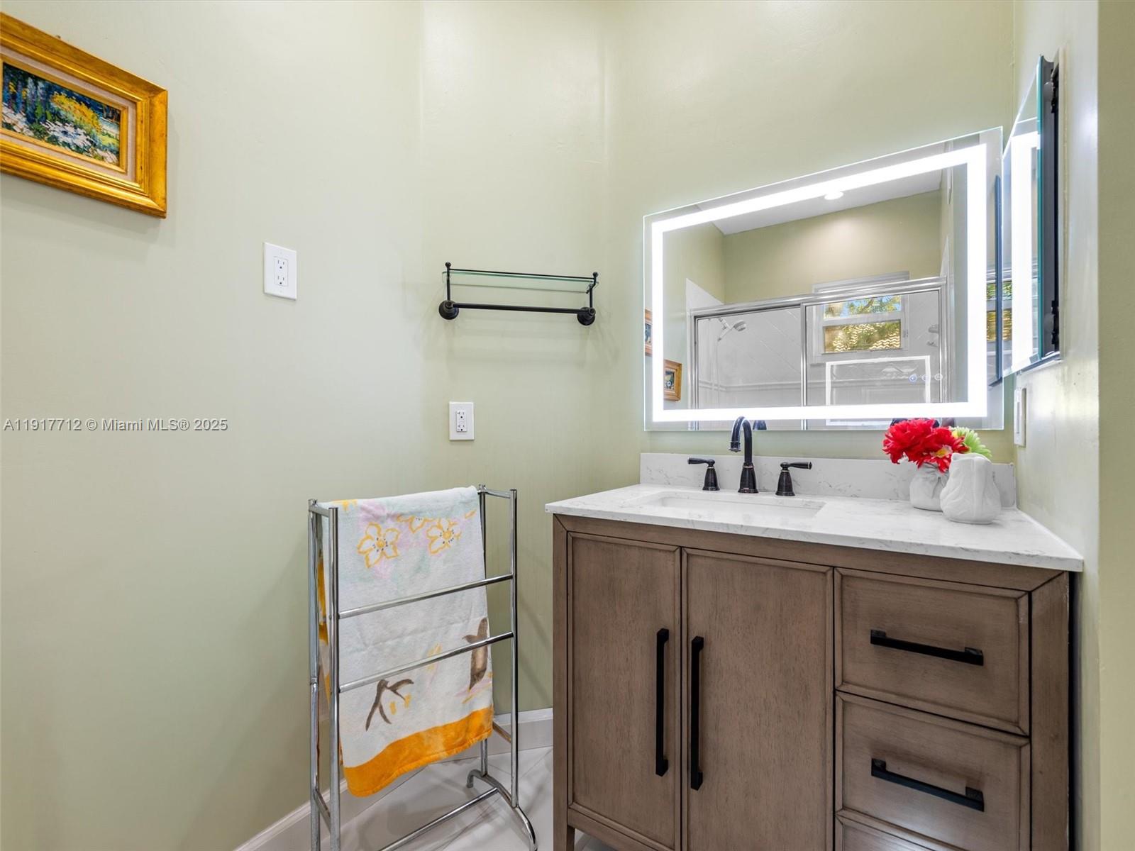 733 NW 170th Ter Pembroke Pines, FL 33028